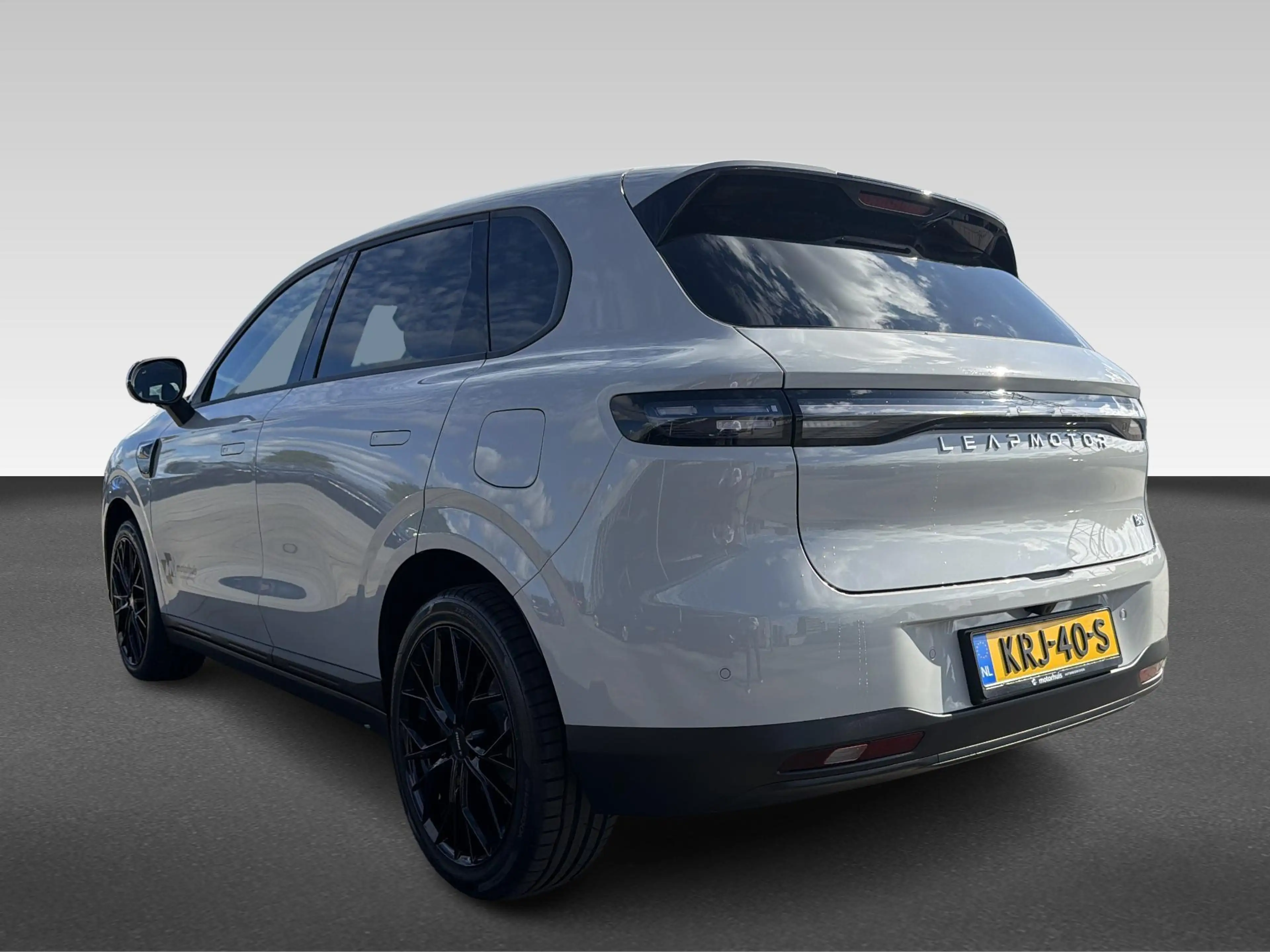 Leapmotor B10 Design Hybrid EV 18.8 kWh || 19 Inch velgen, Tundr — photo 3