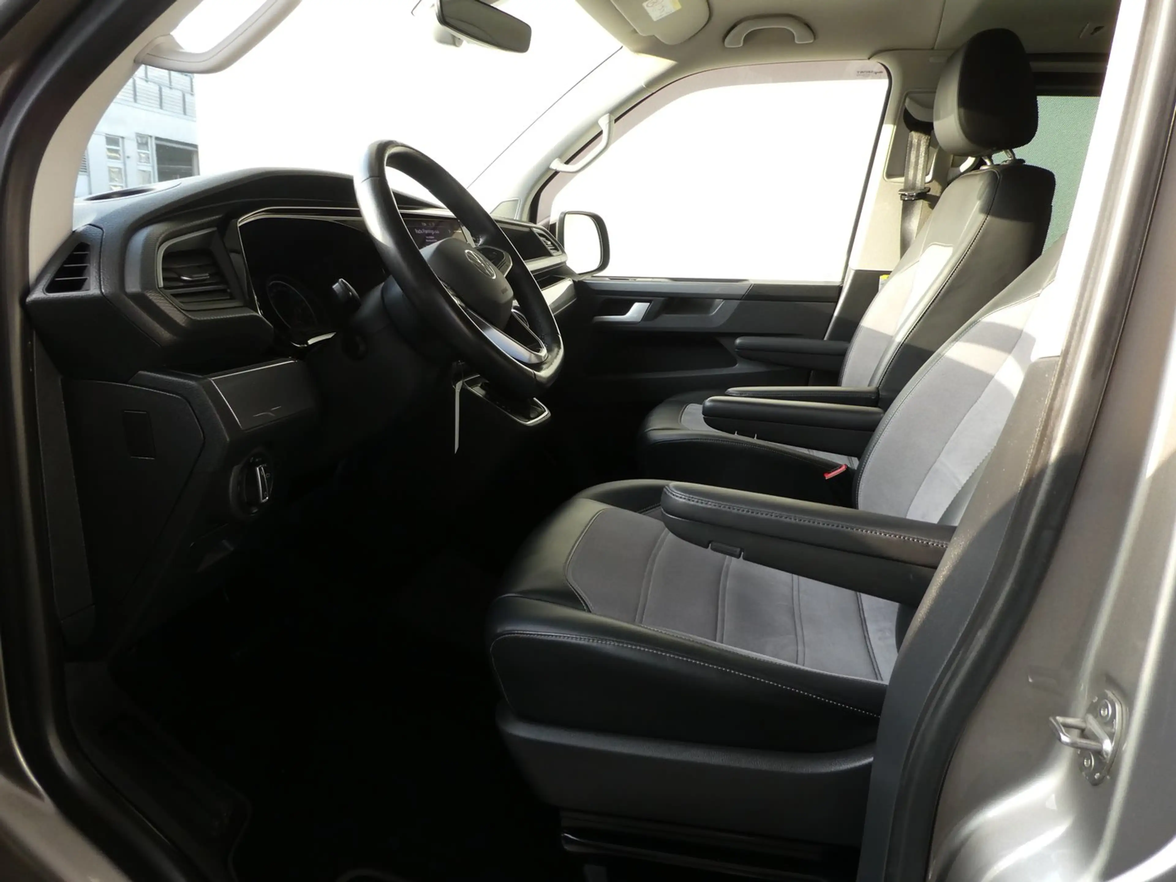 Volkswagen T6.1 Multivan VW T6.1 Multivan Comfortline TDI — photo 5