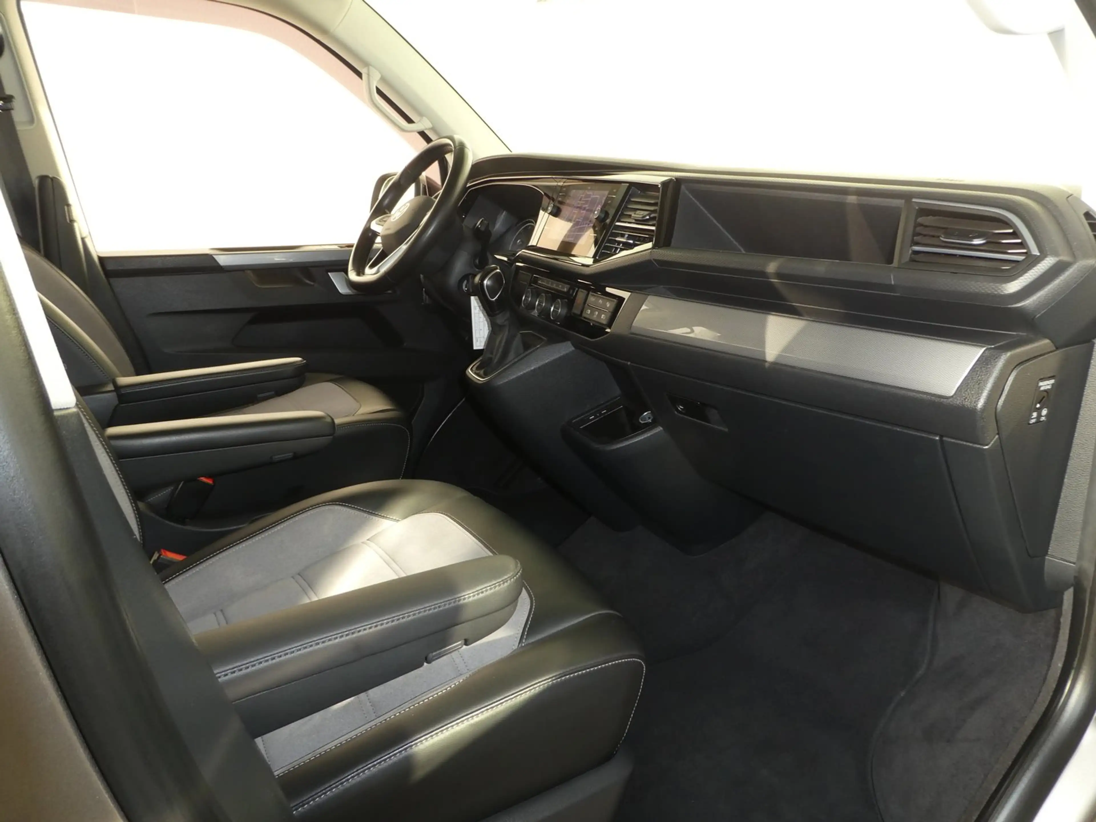 Volkswagen T6.1 Multivan VW T6.1 Multivan Comfortline TDI — photo 14
