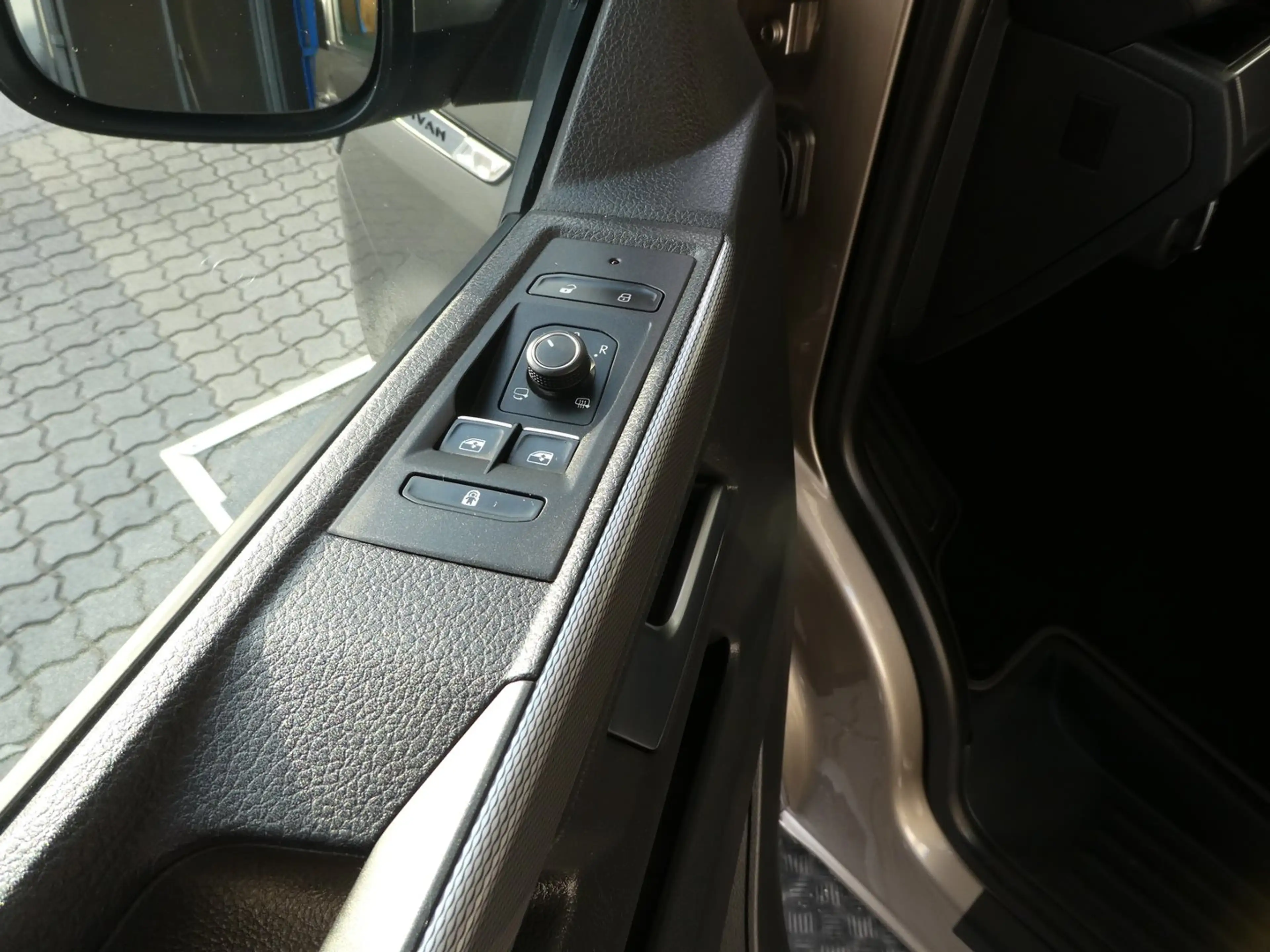 Volkswagen T6.1 Multivan VW T6.1 Multivan Comfortline TDI — photo 4