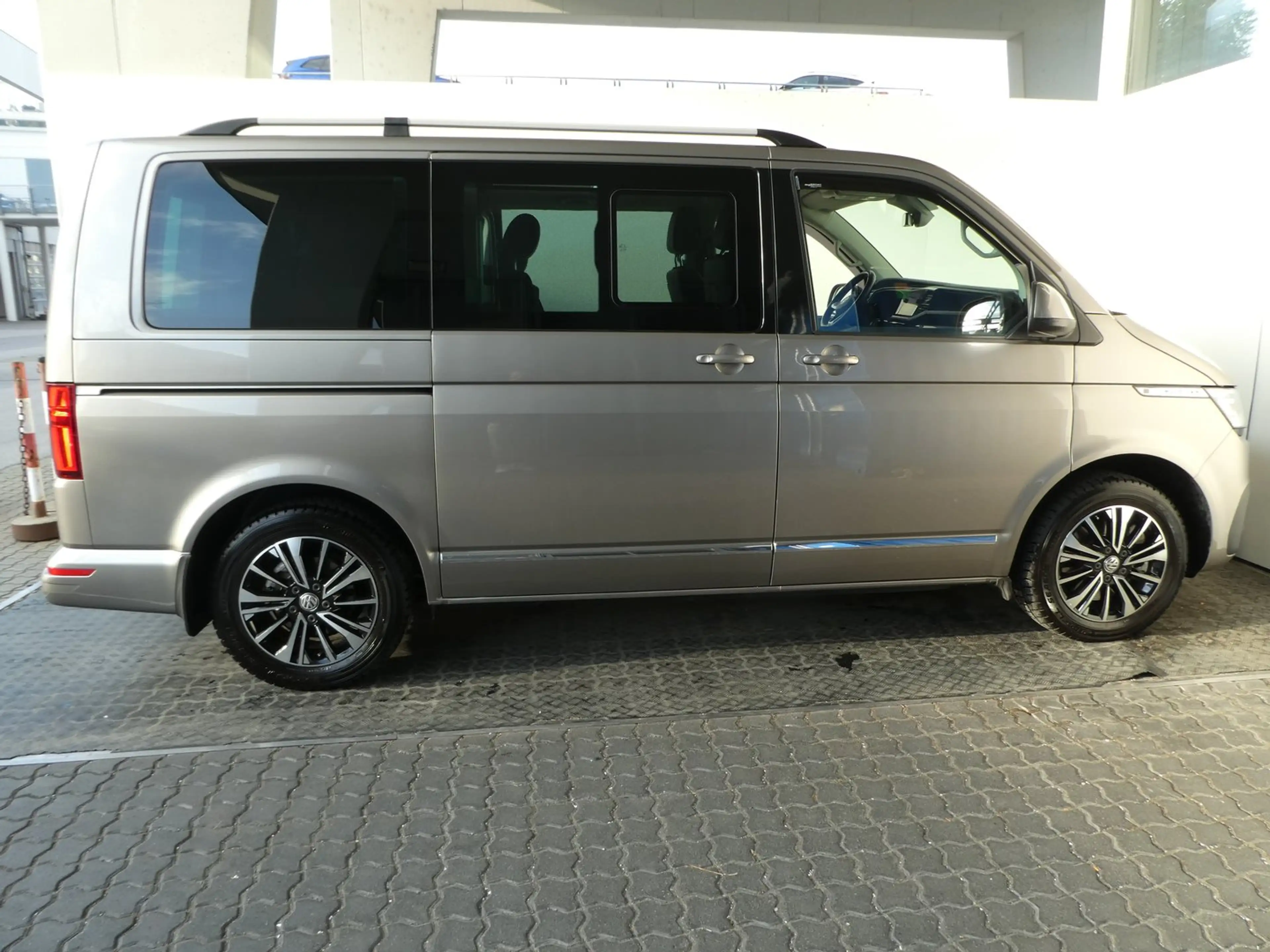 Volkswagen T6.1 Multivan VW T6.1 Multivan Comfortline TDI — photo 3