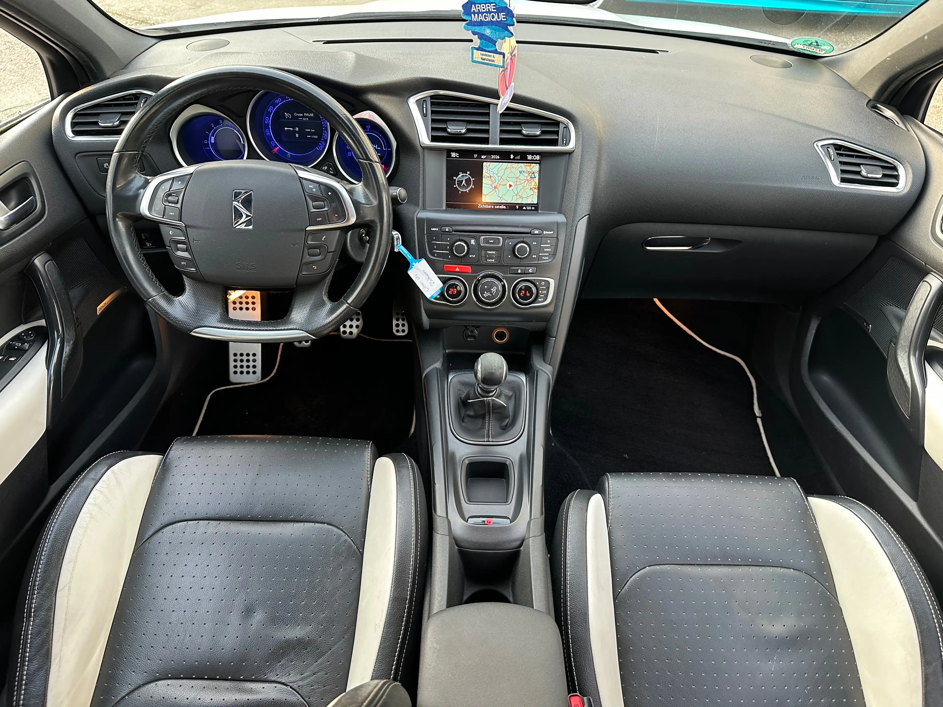 Citroen DS4 DS4 HDi 165 SportChic 1-Hand/ Totwinkel/ Navi — photo 11