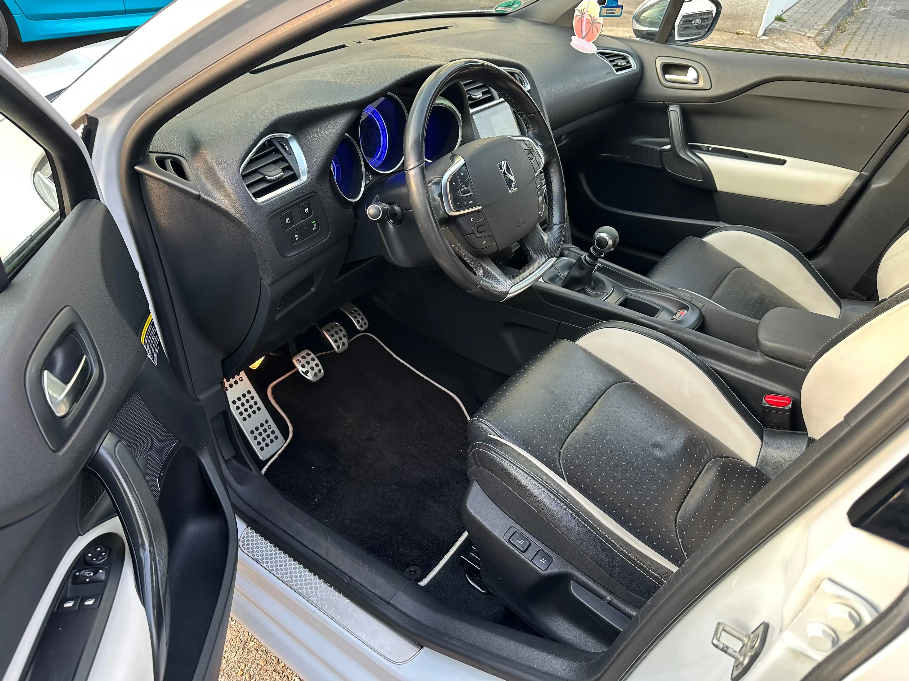 Citroen DS4 DS4 HDi 165 SportChic 1-Hand/ Totwinkel/ Navi — photo 12