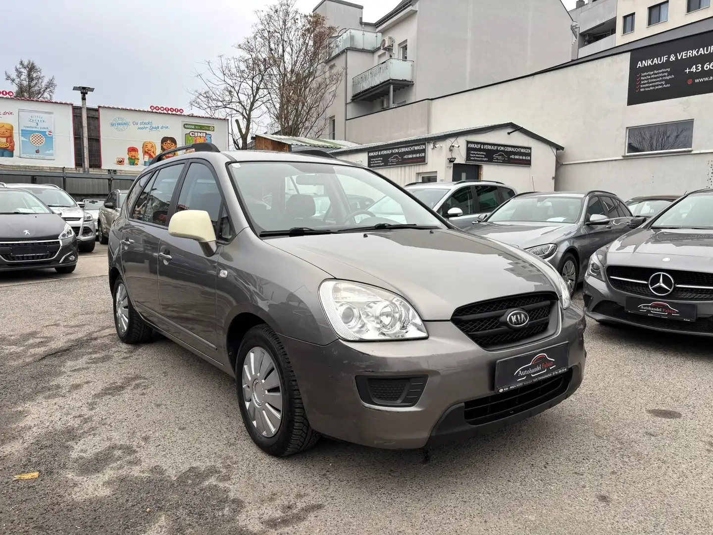 Kia Carens 2,0 CRDi Motion 1.HAND Pick.08/26 Som.+Winterreif. Grau - 1
