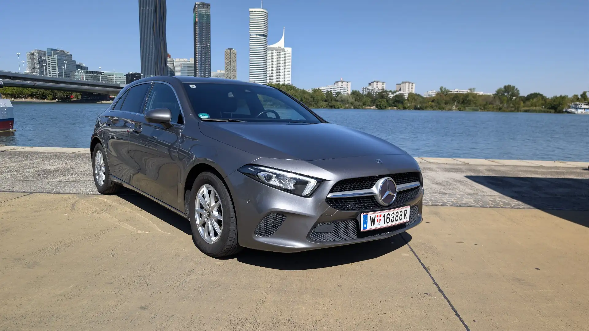 Mercedes-Benz A 180 A 180 d (177.003) Grau - 1