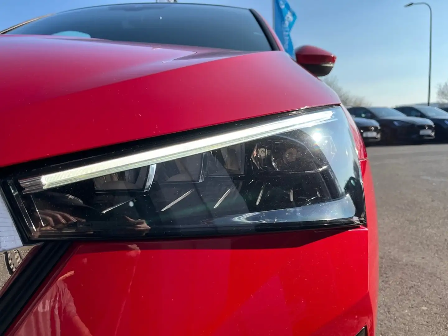 Skoda Scala 1,5 TSI DSG Panodach Rot - 2