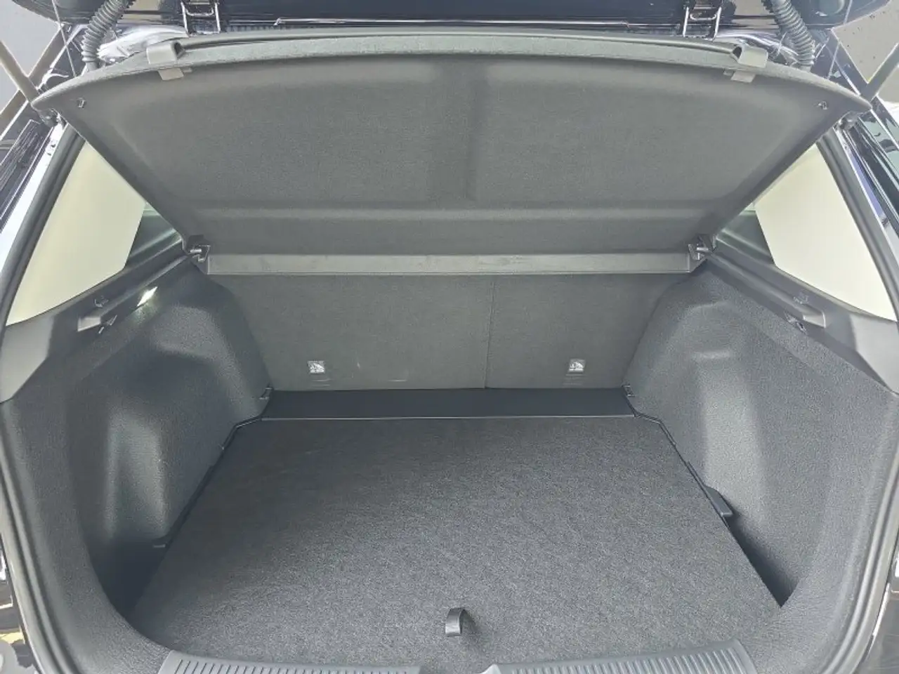 MG ZS Luxury 1,5 Hybrid+ 197PS Pano/18*Alu/LED/Navi/Lede, миниатюра 17