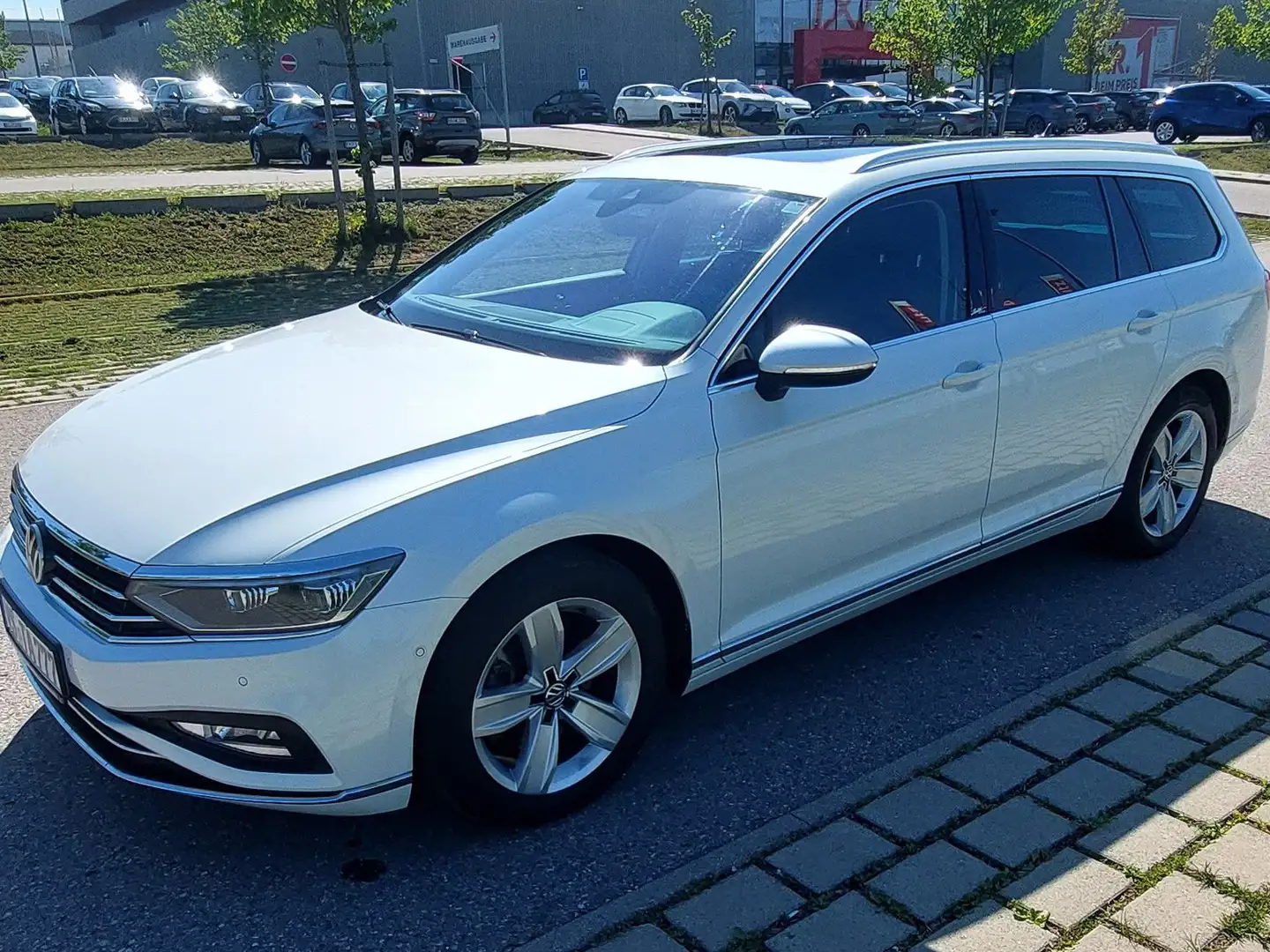 Volkswagen Passat Variant Passat Variant 2.0 TDI SCR DSG Elegance Weiß - 1