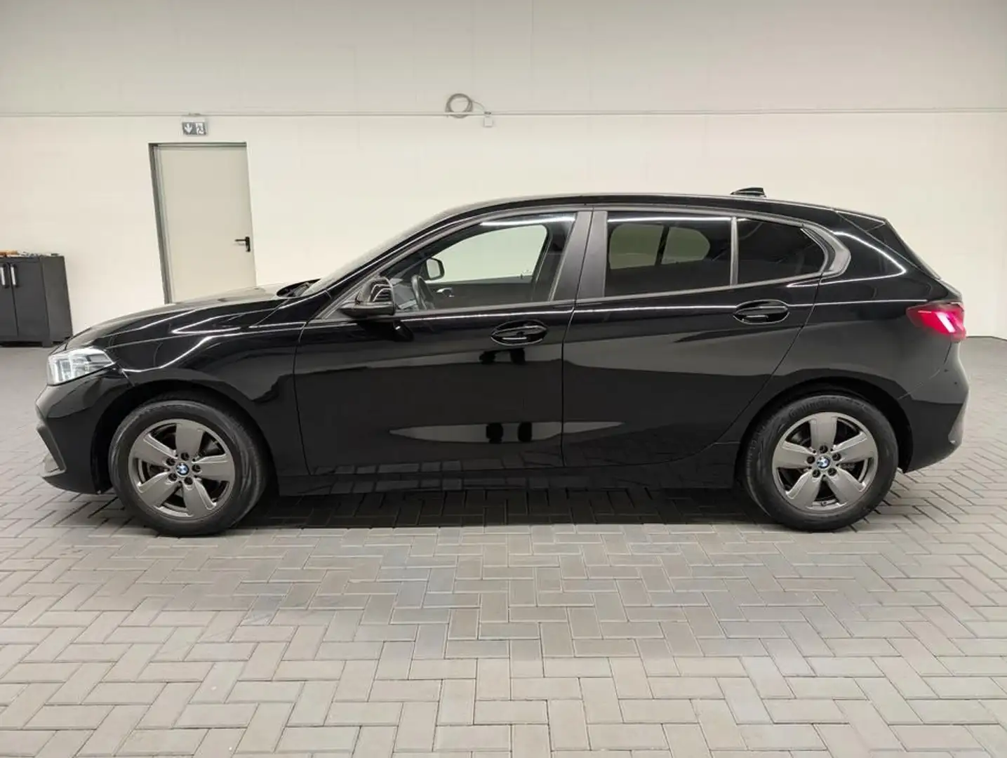 BMW 118 i LED/HUD/Navi/SHZ/Kam/16 LM Schwarz - 2