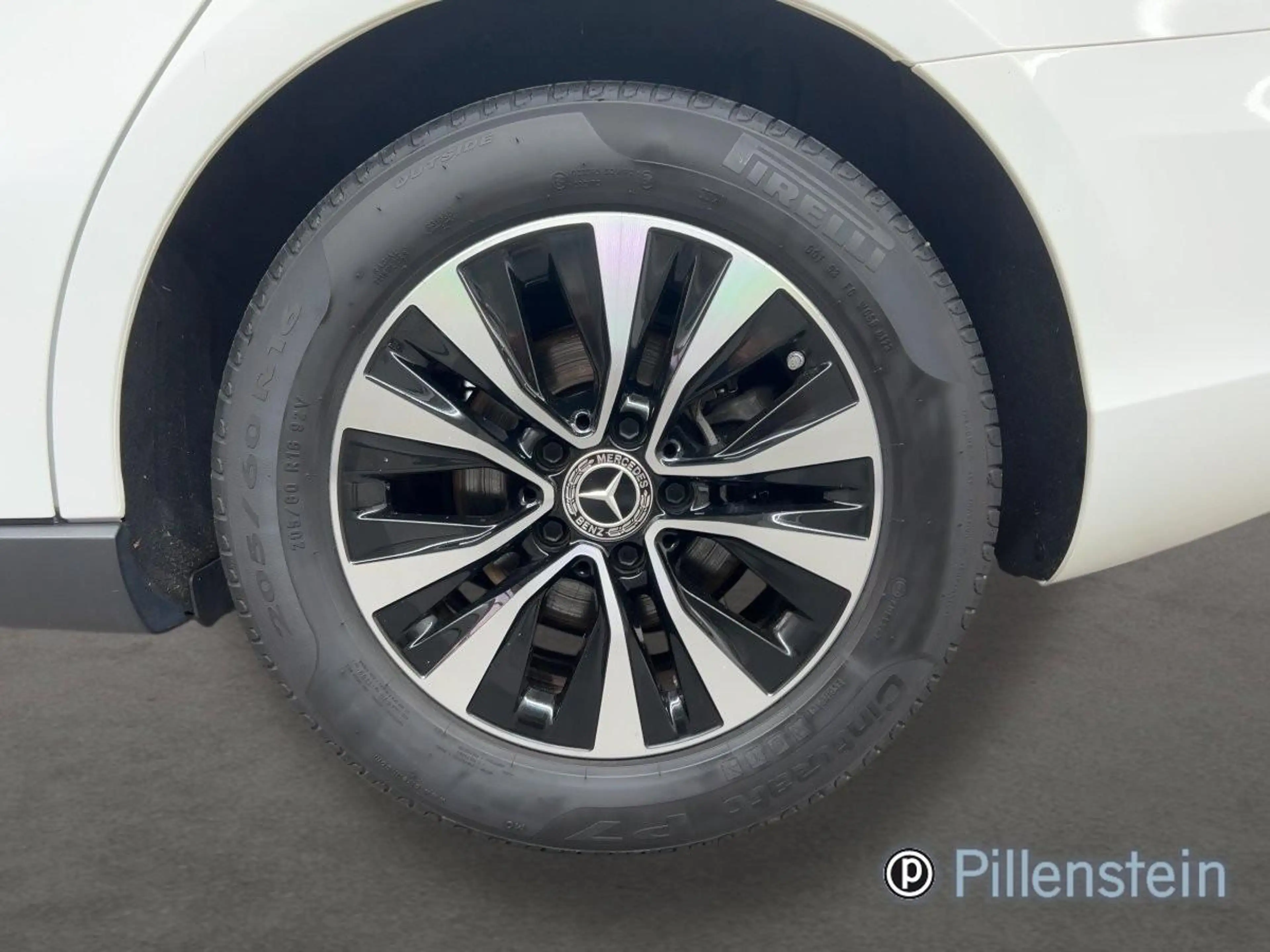 Mercedes-Benz A 180 d LIMO NAVI+DIGI+ARTICO+KAM+TEMP — photo 4