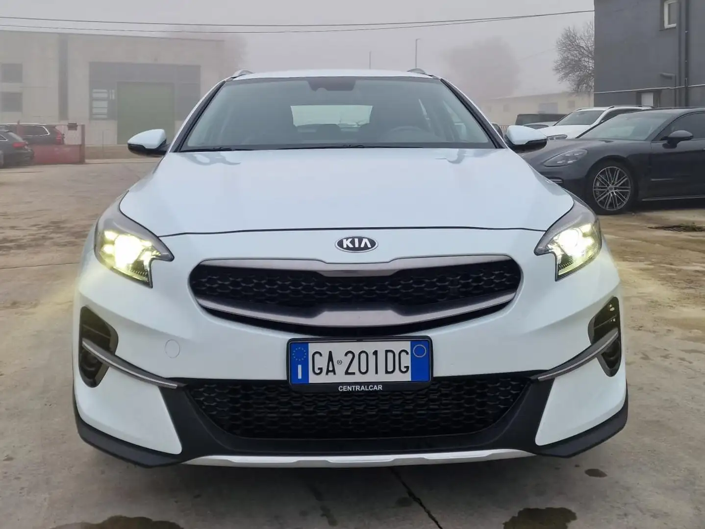 Kia XCeed XCeed 2019 1.6 crdi  115cv UNICA PROPRIETARIA Weiß - 1