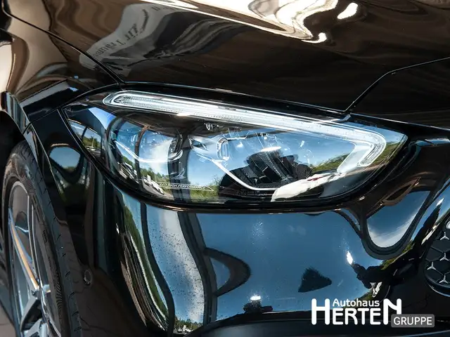 Mercedes-Benz C-Class view 13