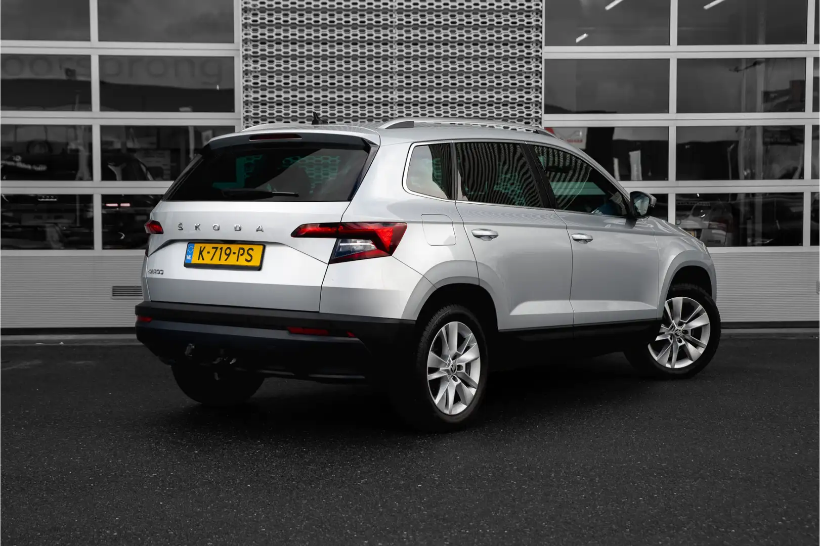 Skoda Karoq 1.5 TSI ACT Business Edition Plus | Trekhaak | Ada Argent - 2