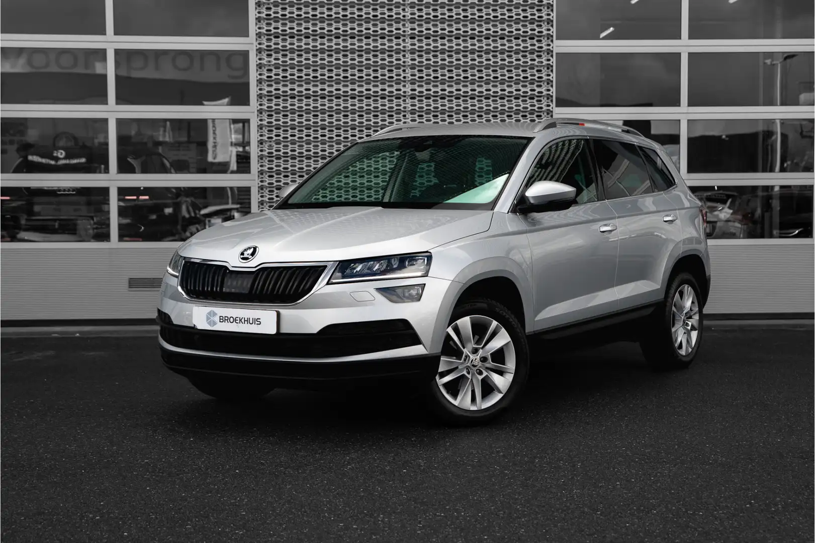 Skoda Karoq 1.5 TSI ACT Business Edition Plus | Trekhaak | Ada Argent - 1