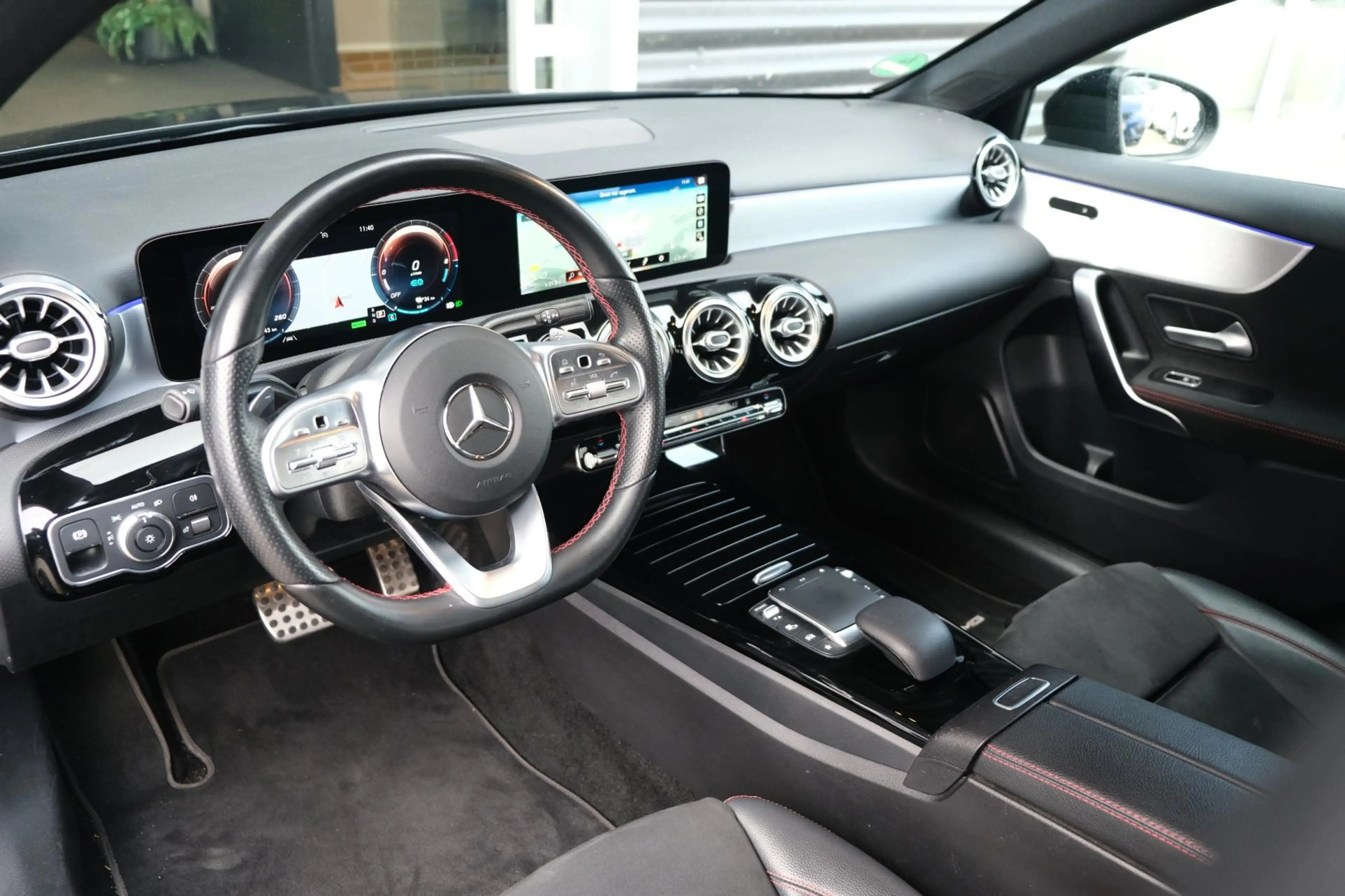 Mercedes-Benz A 250 e Business Solution AMG Navi Cruise CAM Ambient — photo 3
