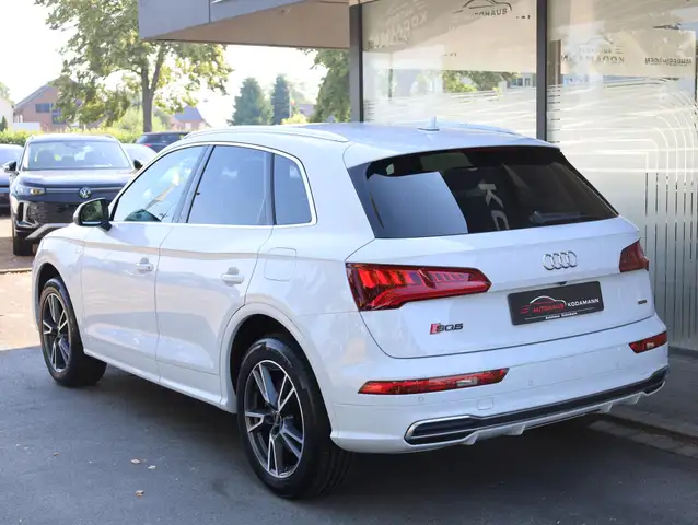 Audi Q5 view 8
