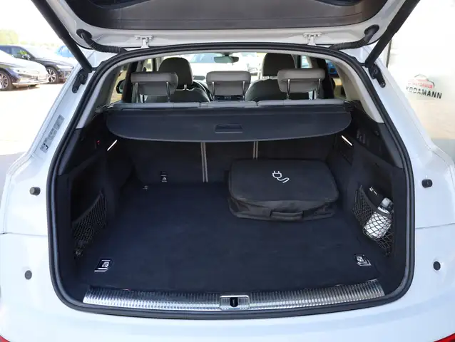 Audi Q5 view 13