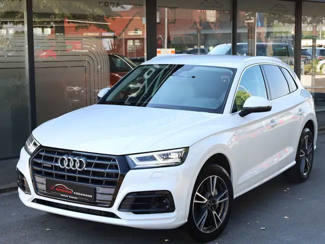 Audi Q5 view 2