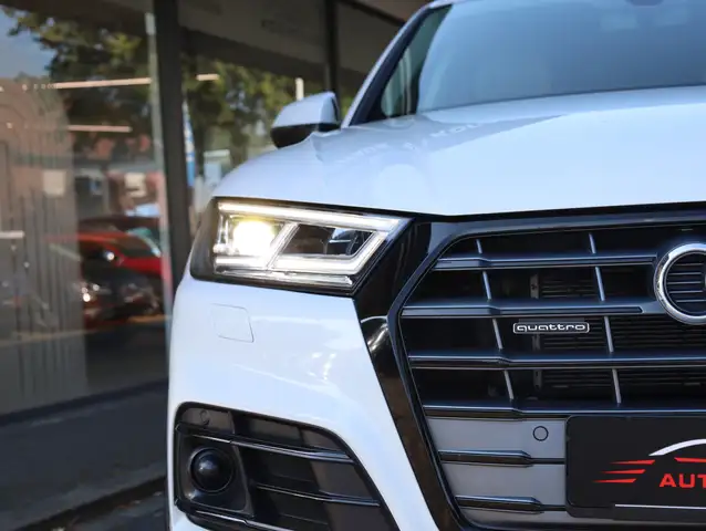 Audi Q5 view 3