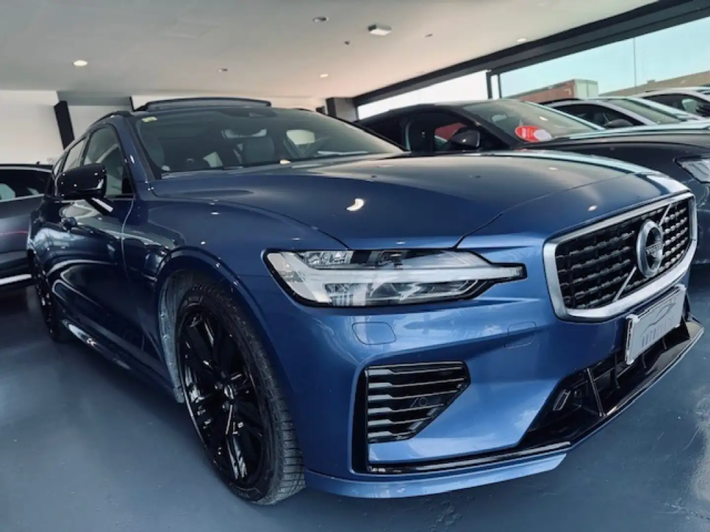 Volvo V60 T8 303CV Twin Engine AWD Geartronic R-design Bleu - 2