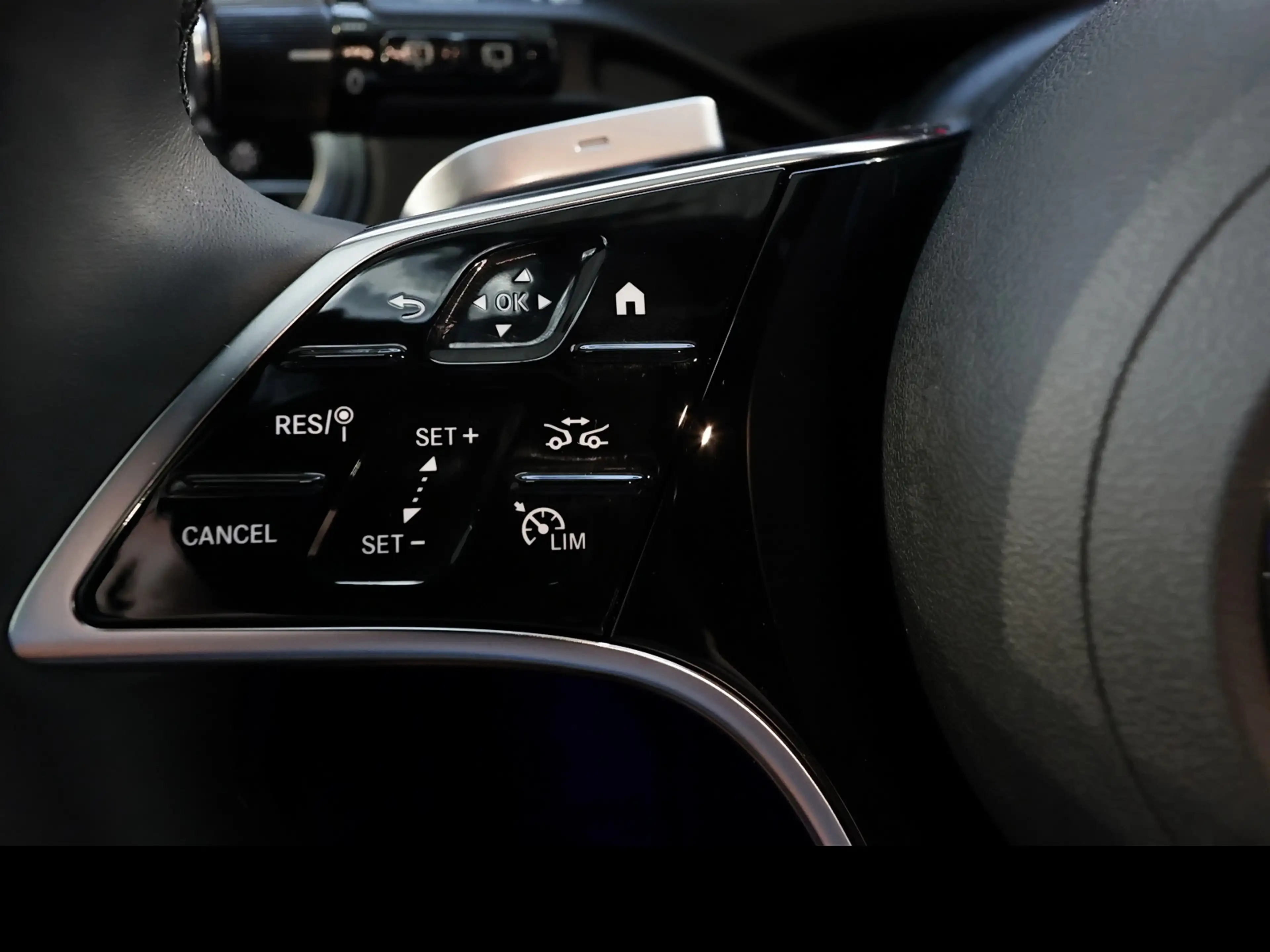 Mercedes-Benz E 220 d T Avantgarde Night-ED Standhz.+AHK+HUD — photo 11