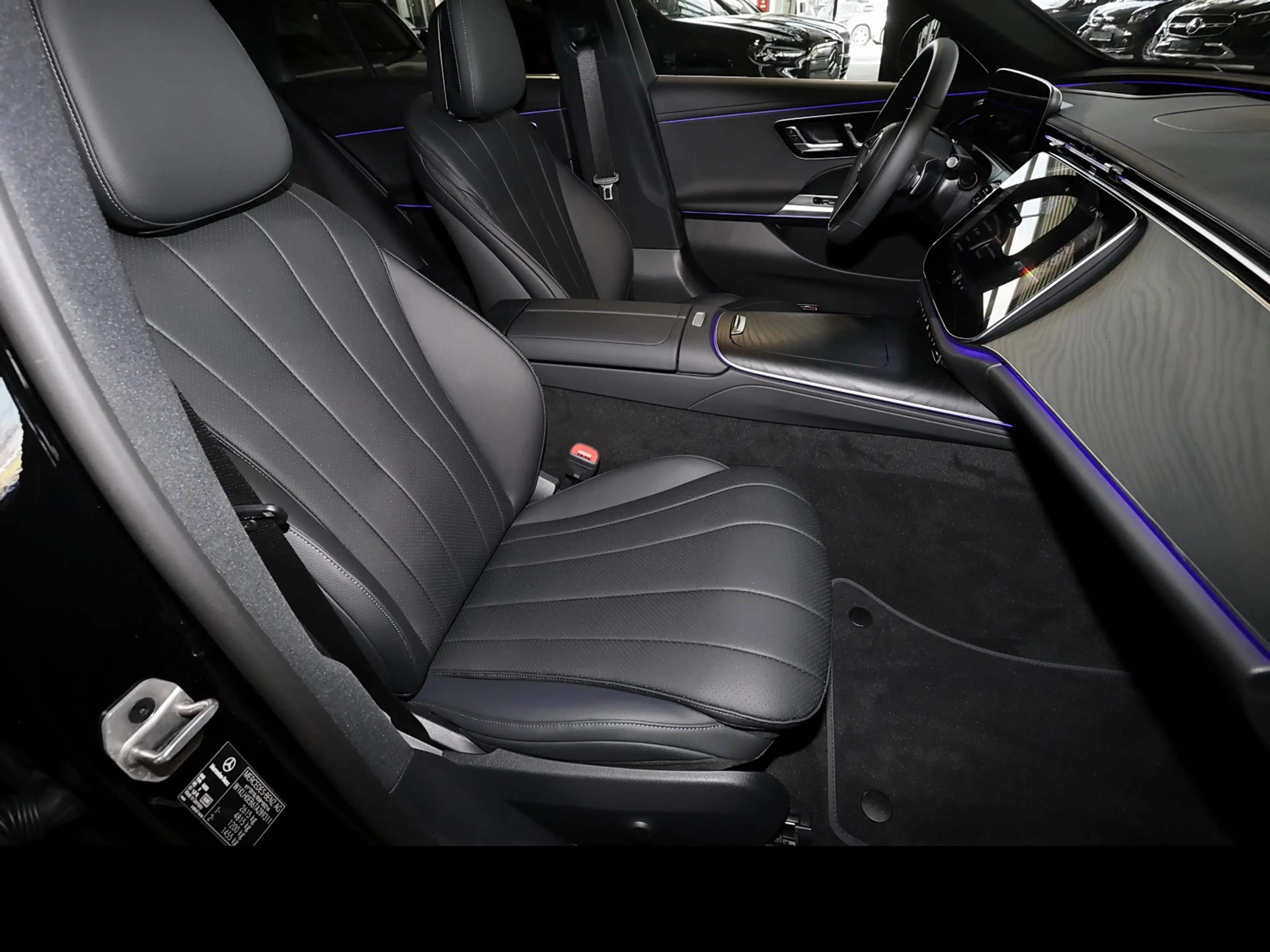 Mercedes-Benz E 220 d T Avantgarde Night-ED Standhz.+AHK+HUD — photo 4