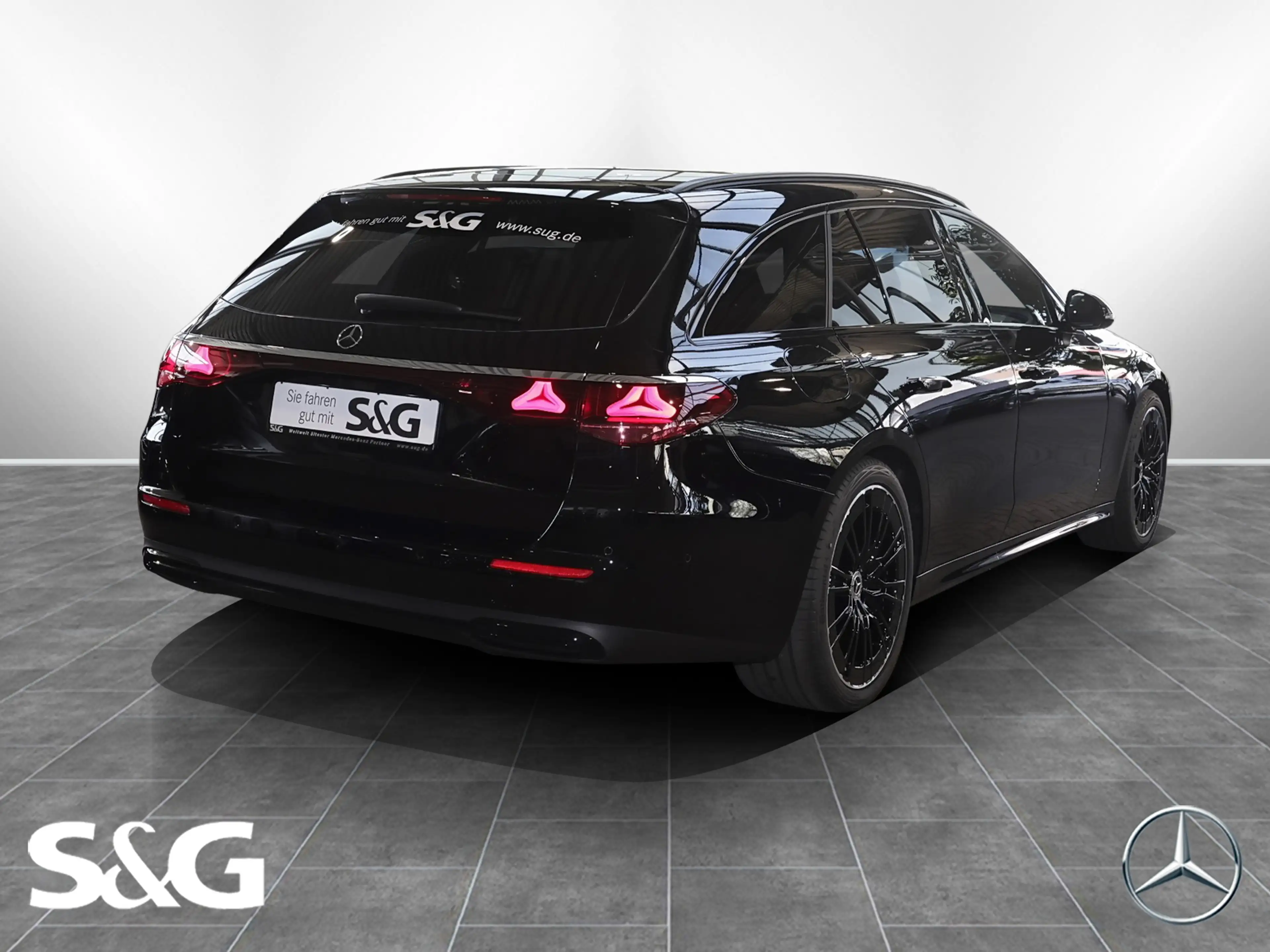 Mercedes-Benz E 220 d T Avantgarde Night-ED Standhz.+AHK+HUD — photo 2