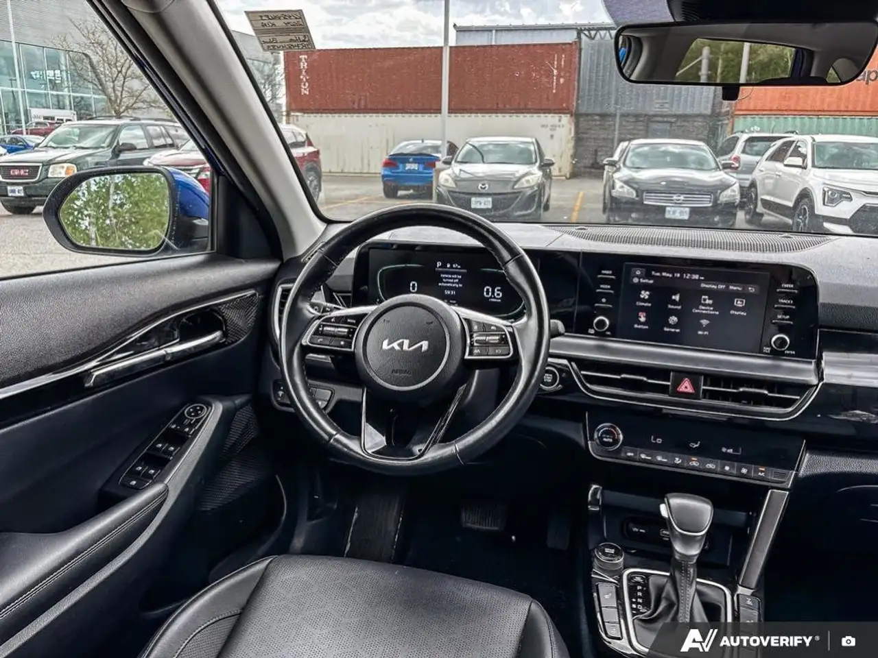 Kia Seltos снимка Kia Seltos