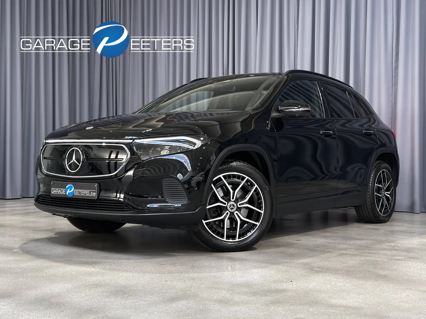 Mercedes-Benz EQA 350 *LEDER*DISTRONIC*HUD*TREKHAAK*360'CAMERA*19"AMG VELGEN*MBUX NAVI PLUS*NIGHTPAKKET*MEMORY* Schwarz - 1