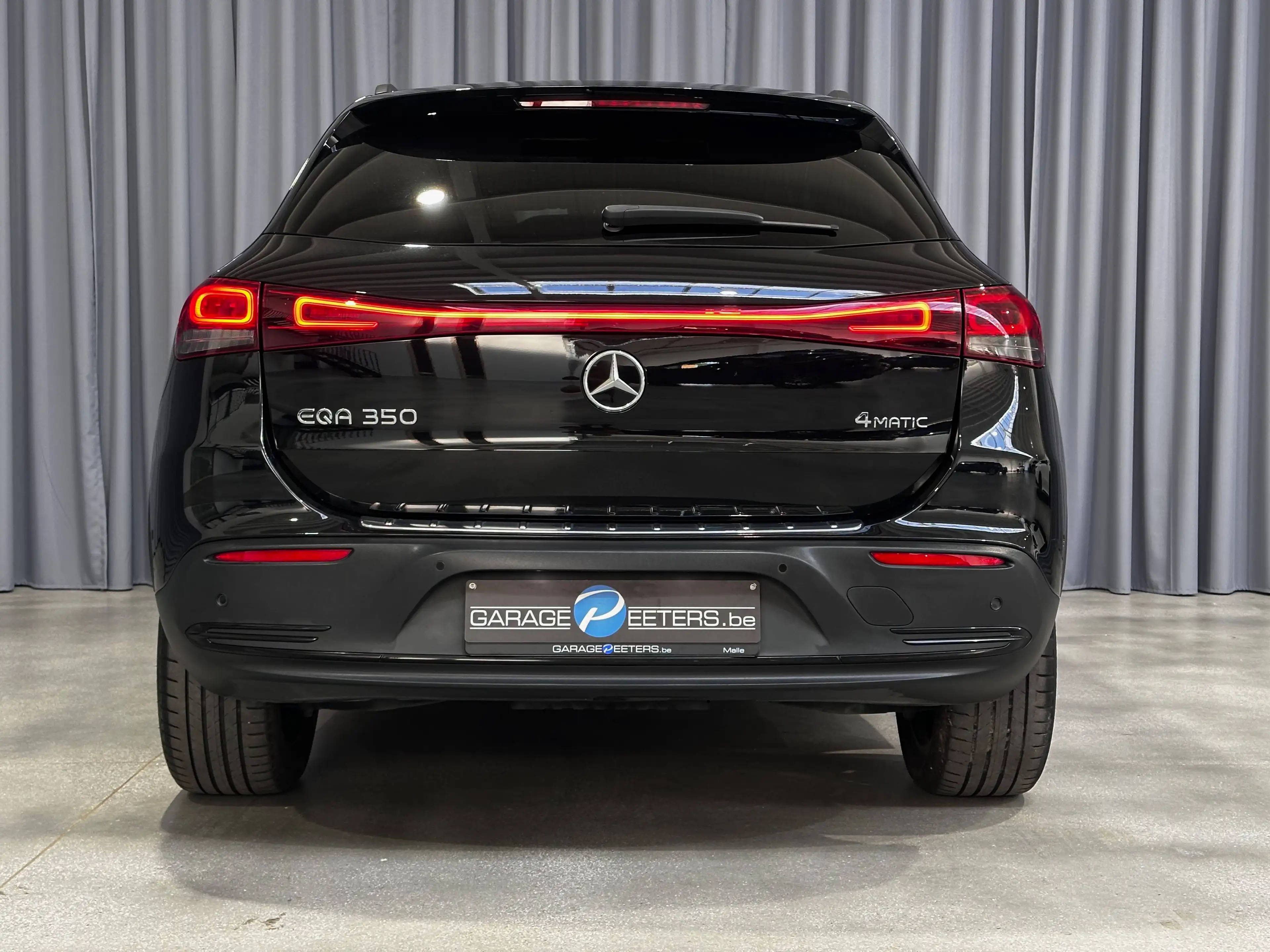 Mercedes-Benz EQA 350 *LEDER*DISTRONIC*HUD*TREKHAAK*360'CAMERA*19"AMG VELGEN*MBUX NAVI PLUS*NIGHTPAKKET*MEMORY* — photo 4