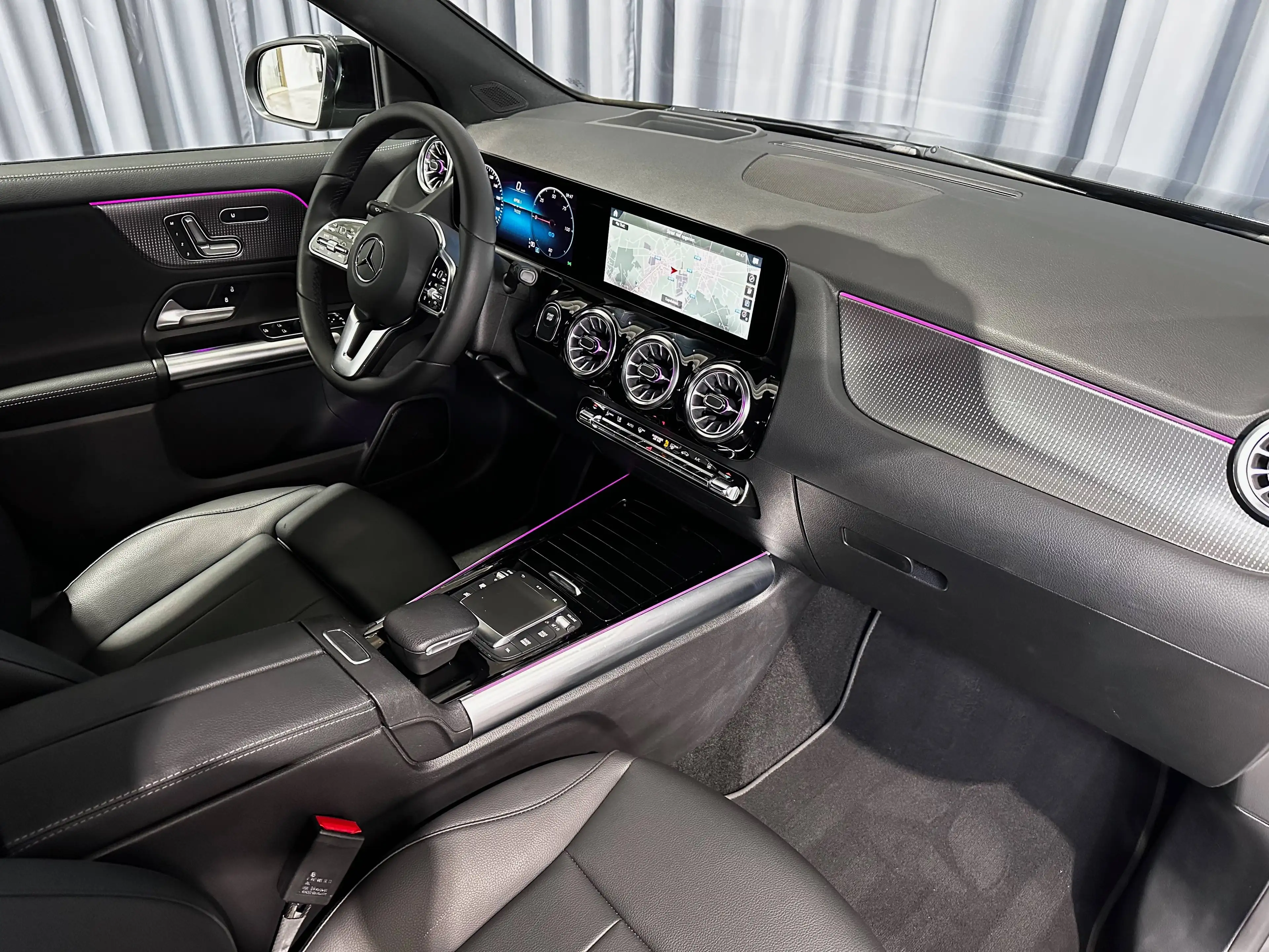 Mercedes-Benz EQA 350 *LEDER*DISTRONIC*HUD*TREKHAAK*360'CAMERA*19"AMG VELGEN*MBUX NAVI PLUS*NIGHTPAKKET*MEMORY* — photo 11