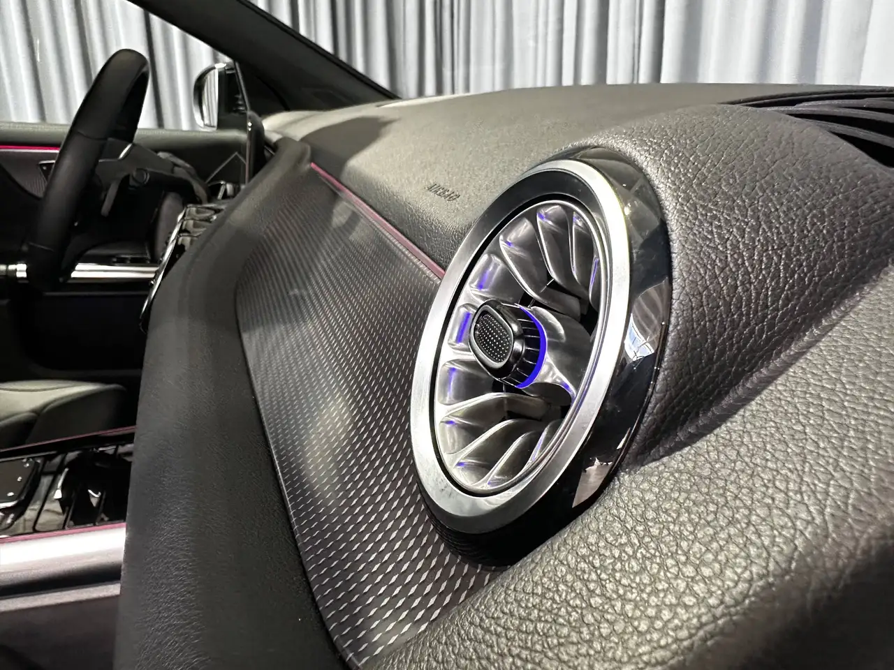 Mercedes-Benz EQA *LEDER*DISTRONIC*HUD*TREKHAAK*360'CAMERA*19"AMG VELGEN*MBUX NAVI PLUS*NIGHTPAKKET*MEMORY*, миниатюра 23