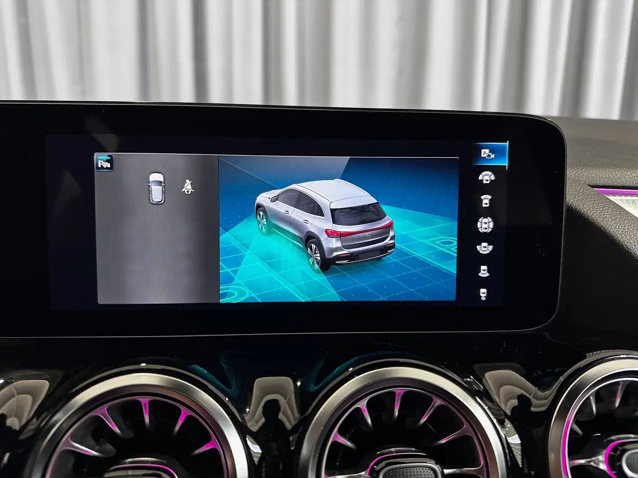 Mercedes-Benz EQA *LEDER*DISTRONIC*HUD*TREKHAAK*360'CAMERA*19"AMG VELGEN*MBUX NAVI PLUS*NIGHTPAKKET*MEMORY*, миниатюра 16