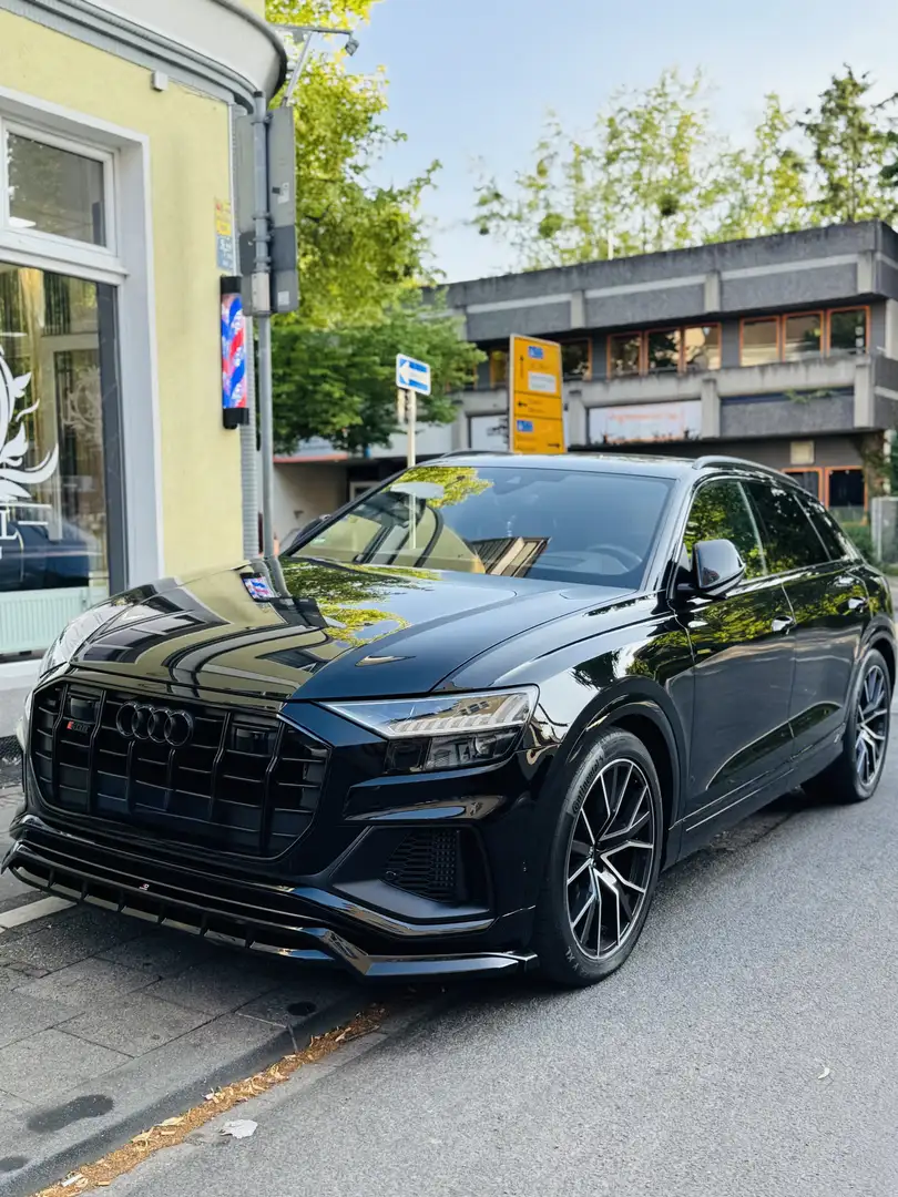 Audi Q8 4.0 TFSI quattro Černá - 1