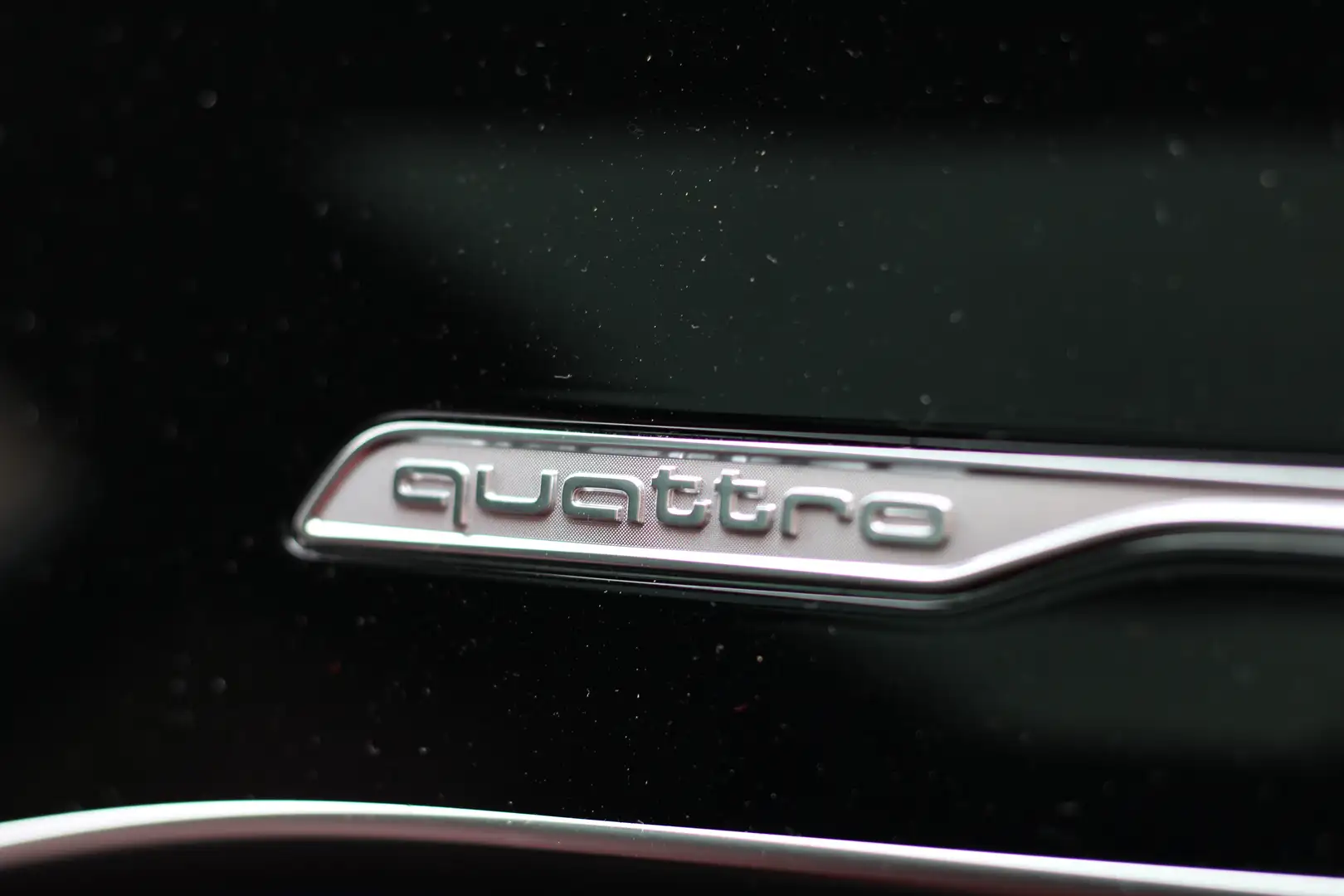 Audi Q8 4.0 TFSI quattro Negru - 2