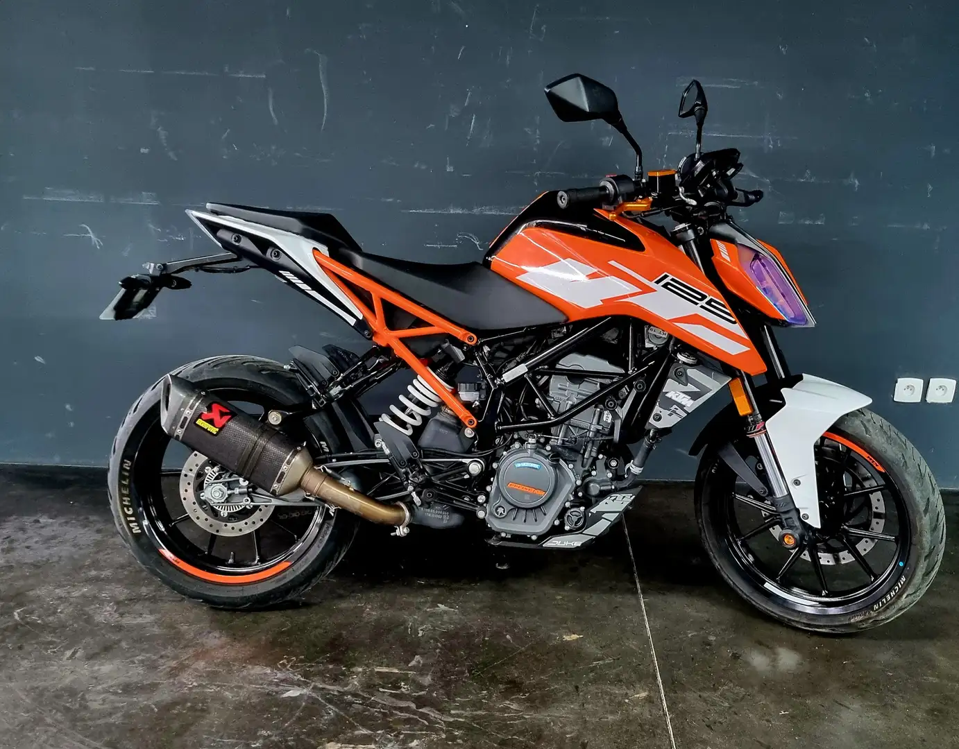 KTM 125 Duke - 1