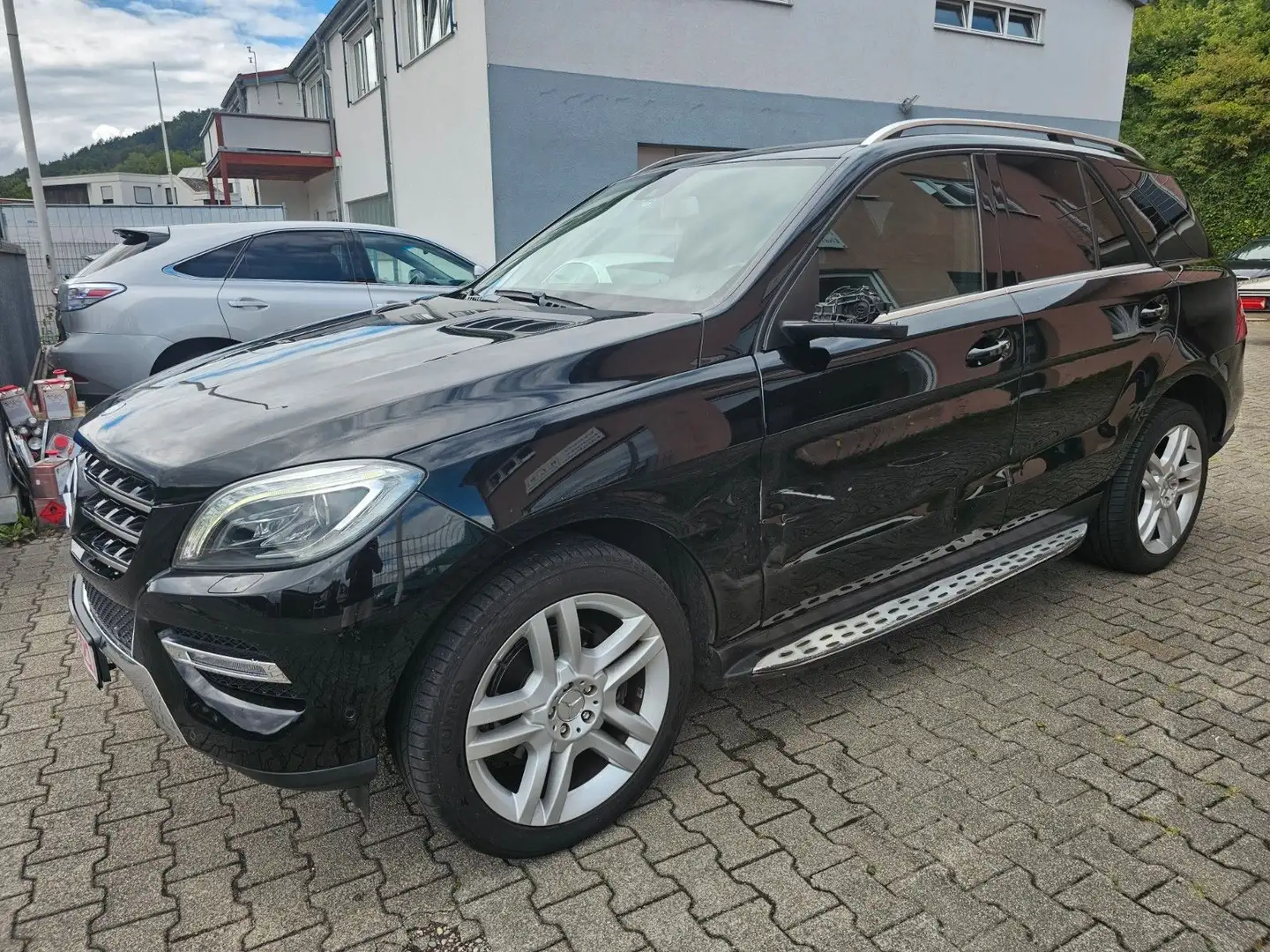 Mercedes-Benz ML 250 CDI BlueTec / Bi-Xenon / Map-Pilot / 20" Чорний - 2