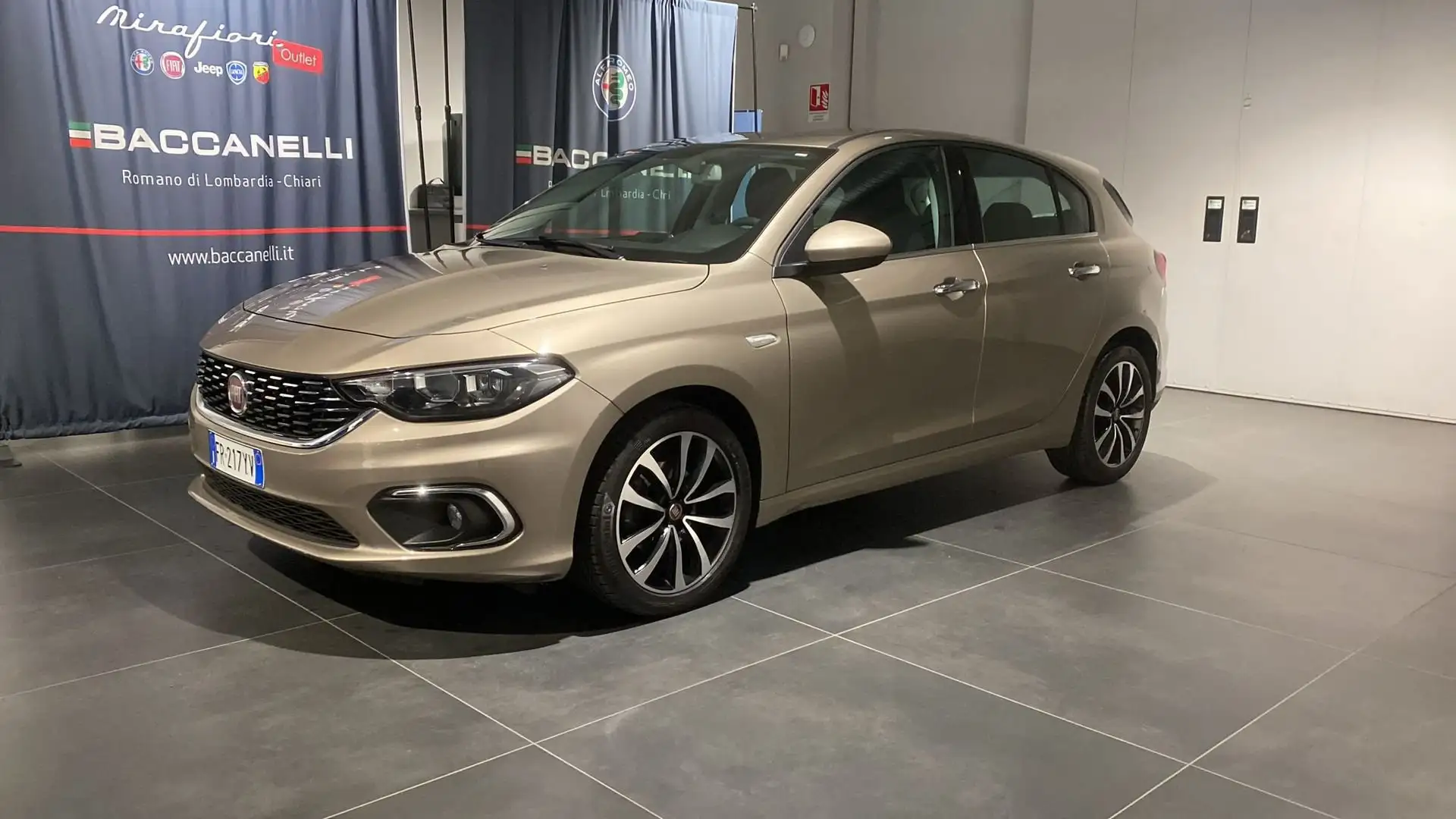 Fiat Tipo 1.4 T-Jet 120 CV GPL 5 porte Lounge Сірий - 1