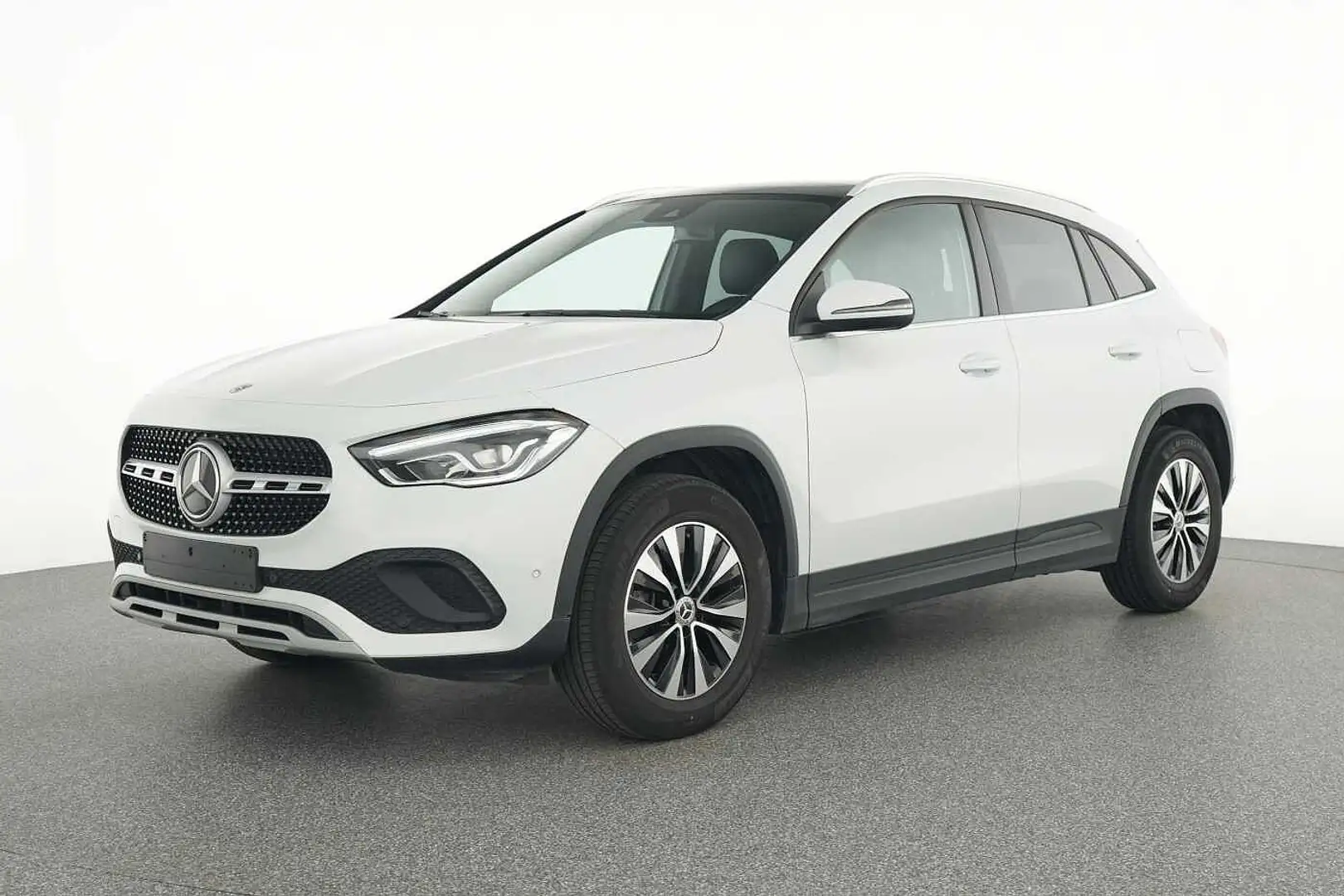 Mercedes-Benz GLA 180 d Zilver - 1