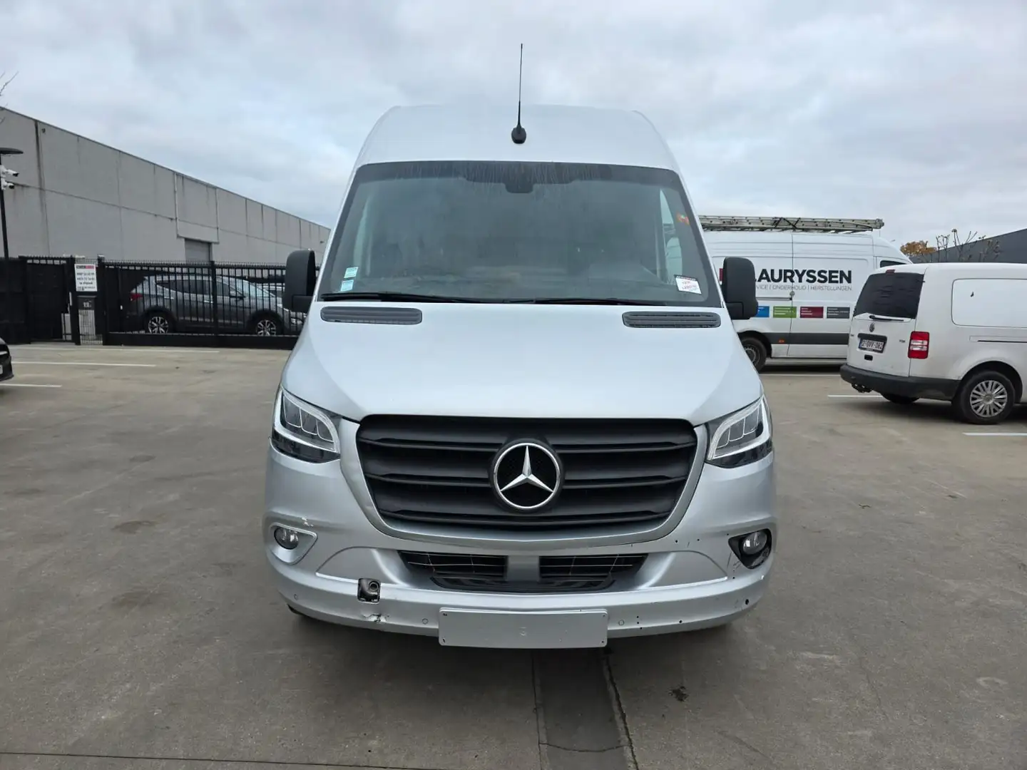 Mercedes-Benz Sprinter 317 (Stock ID 82863) Argent - 2