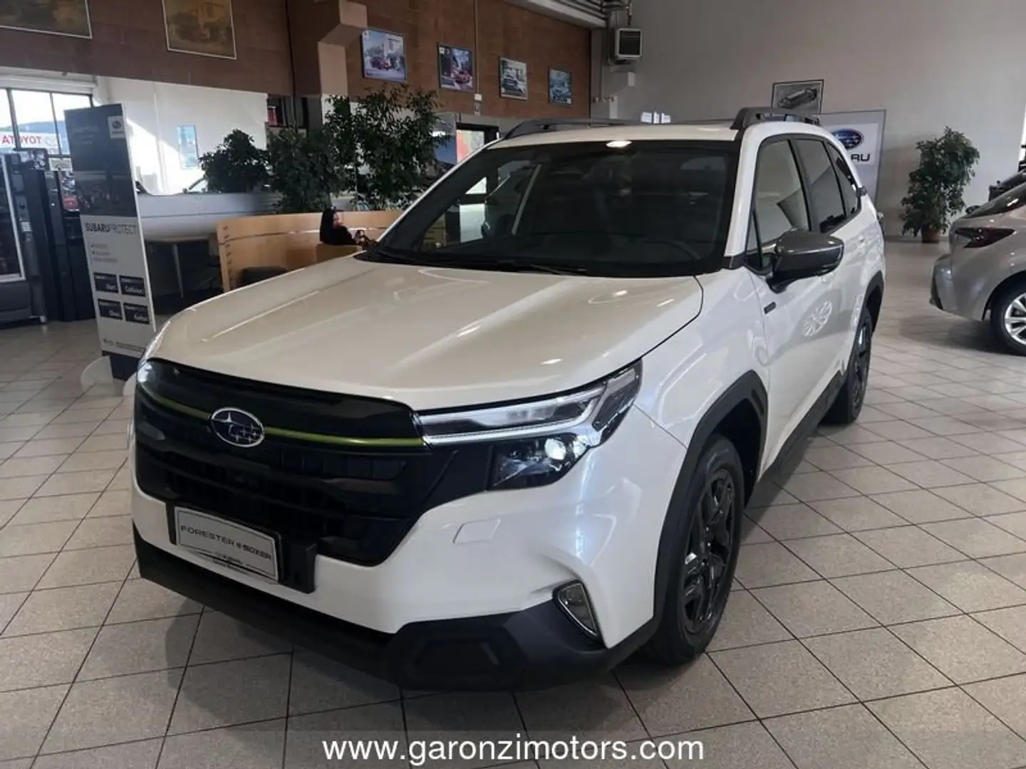 Subaru Forester 2.0 e-Boxer MHEV CVT Lineartronic 4dventure Bianco - 1