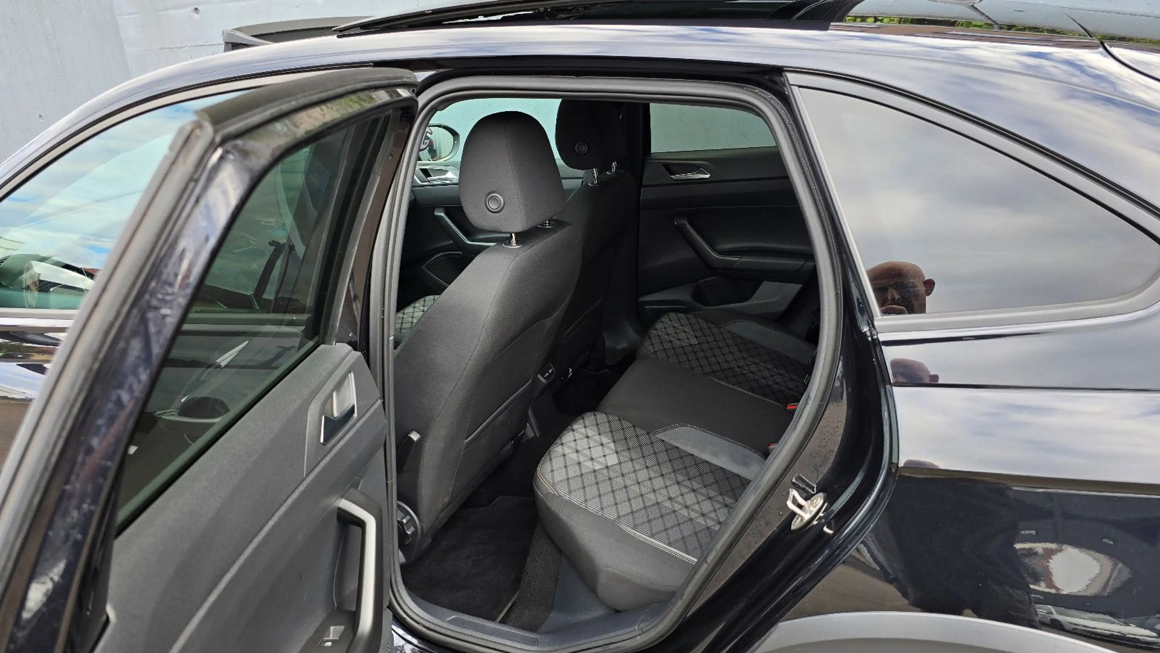 Volkswagen Taigo 1.5 TSI DSG 3 x R-Line Pano/ACC/Key-less — photo 8