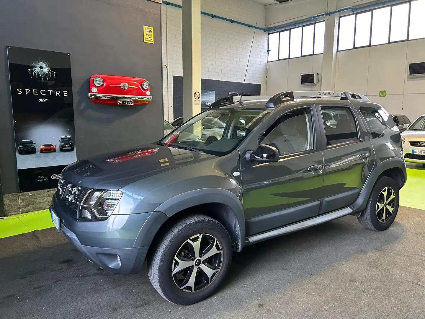 Dacia Duster Black Shadow 4x2 — SOLO 73.000KM— Gris - 1