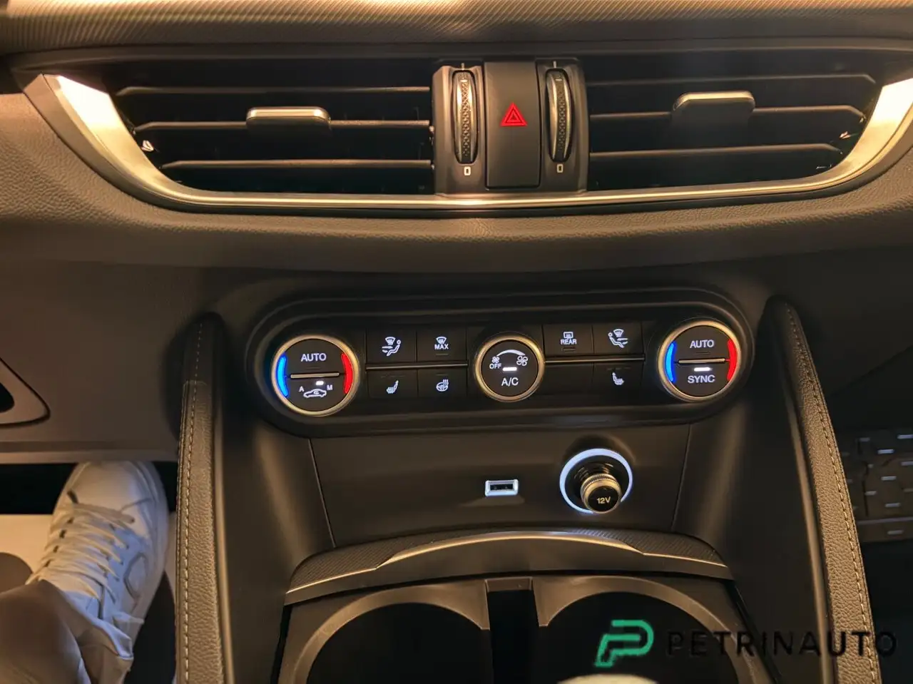 Alfa Romeo Stelvio 2025 — фото 20