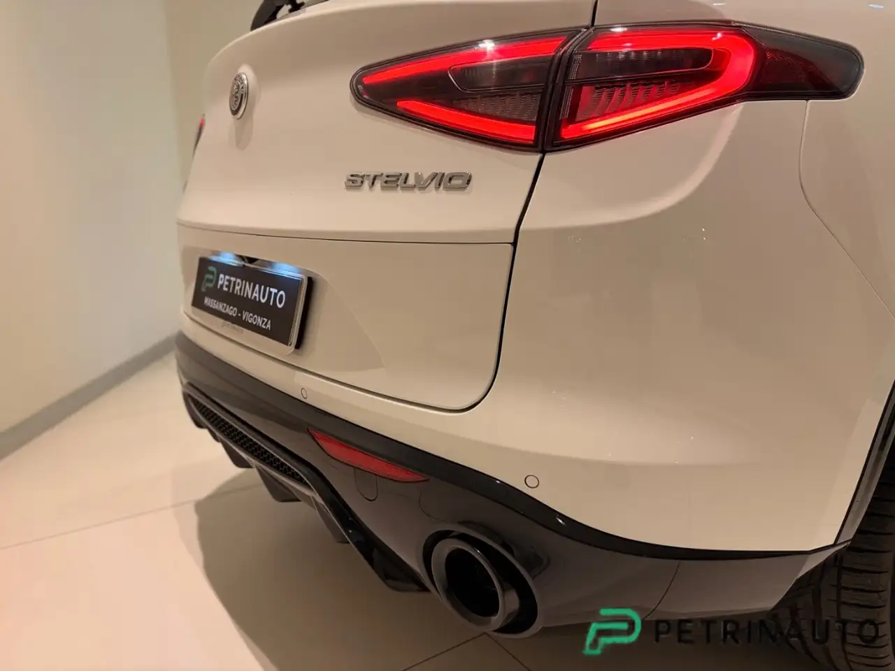 Alfa Romeo Stelvio 2025 — фото 25
