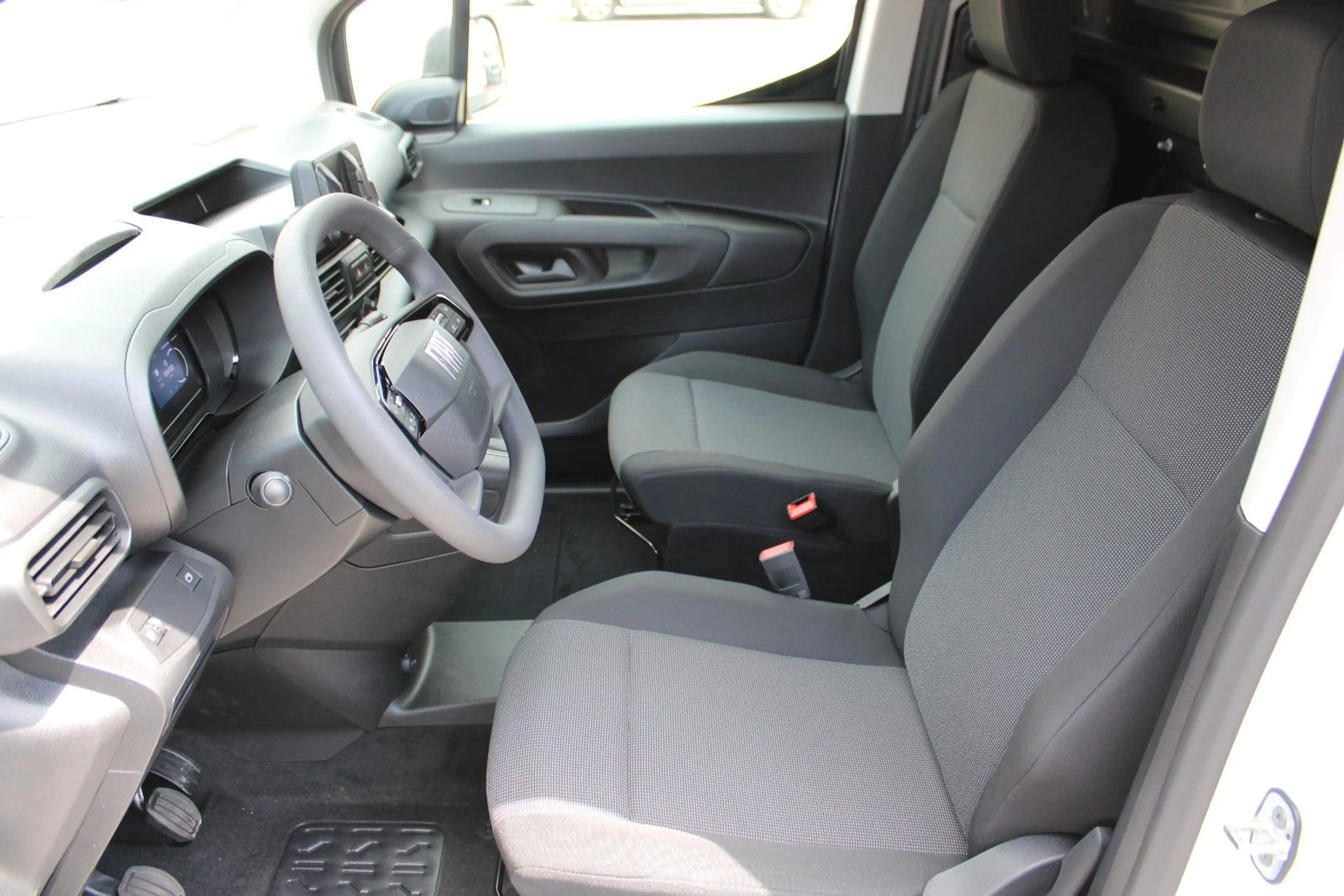 Fiat Doblo Kastenwagen M 1.2 (L1) — photo 13