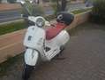 Vespa GTS 300 Super White - thumbnail 1