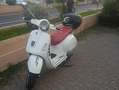 Vespa GTS 300 Super White - thumbnail 3