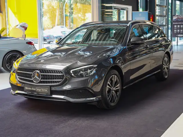 Mercedes-Benz E-Class view 8