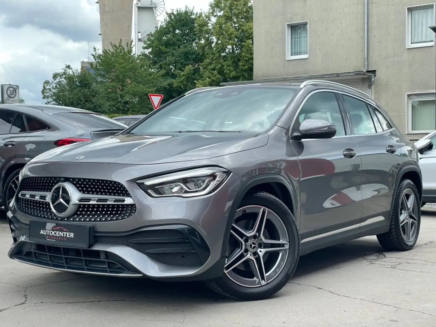 Mercedes-Benz GLA 220 d AMG-LINE/LED/R-KAMERA/ Gris - 1